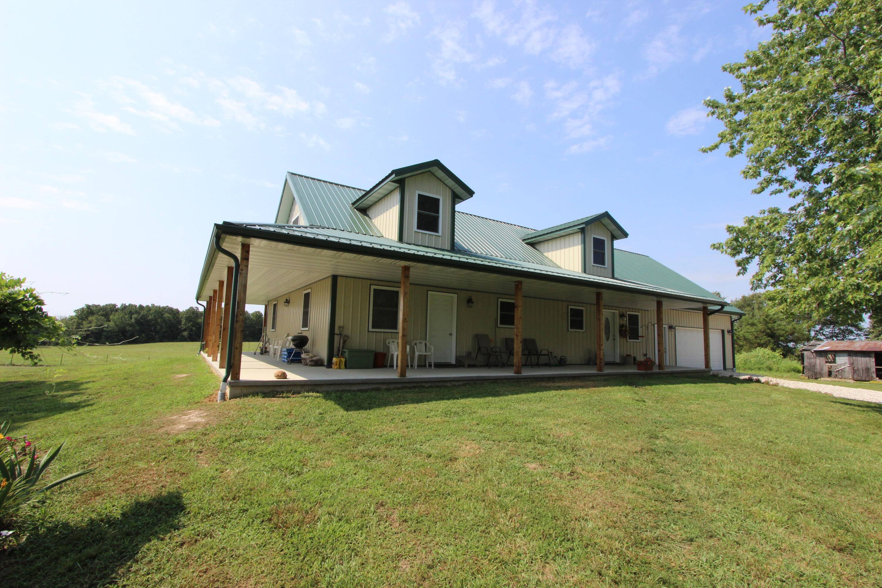 Niangua, MO 65713,252 State Hwy Zz