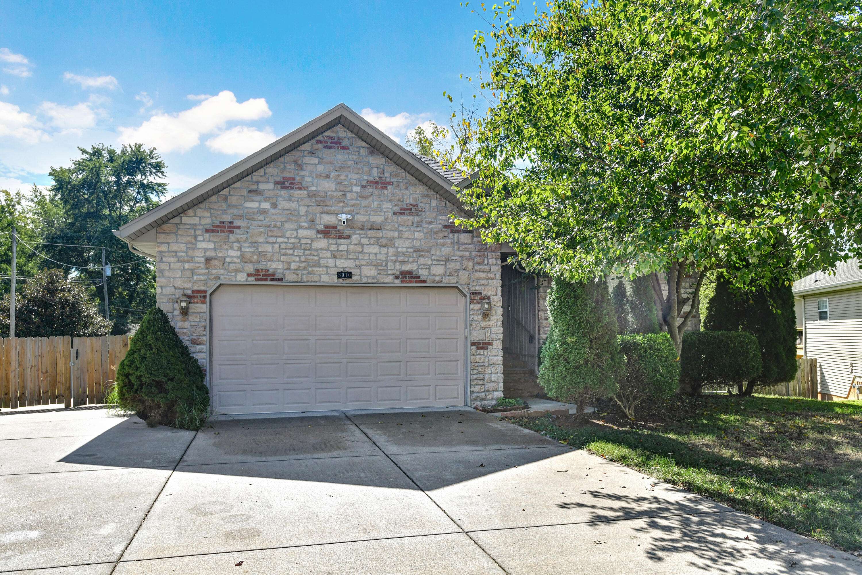 Springfield, MO 65804,3010 E Eastmoor CT