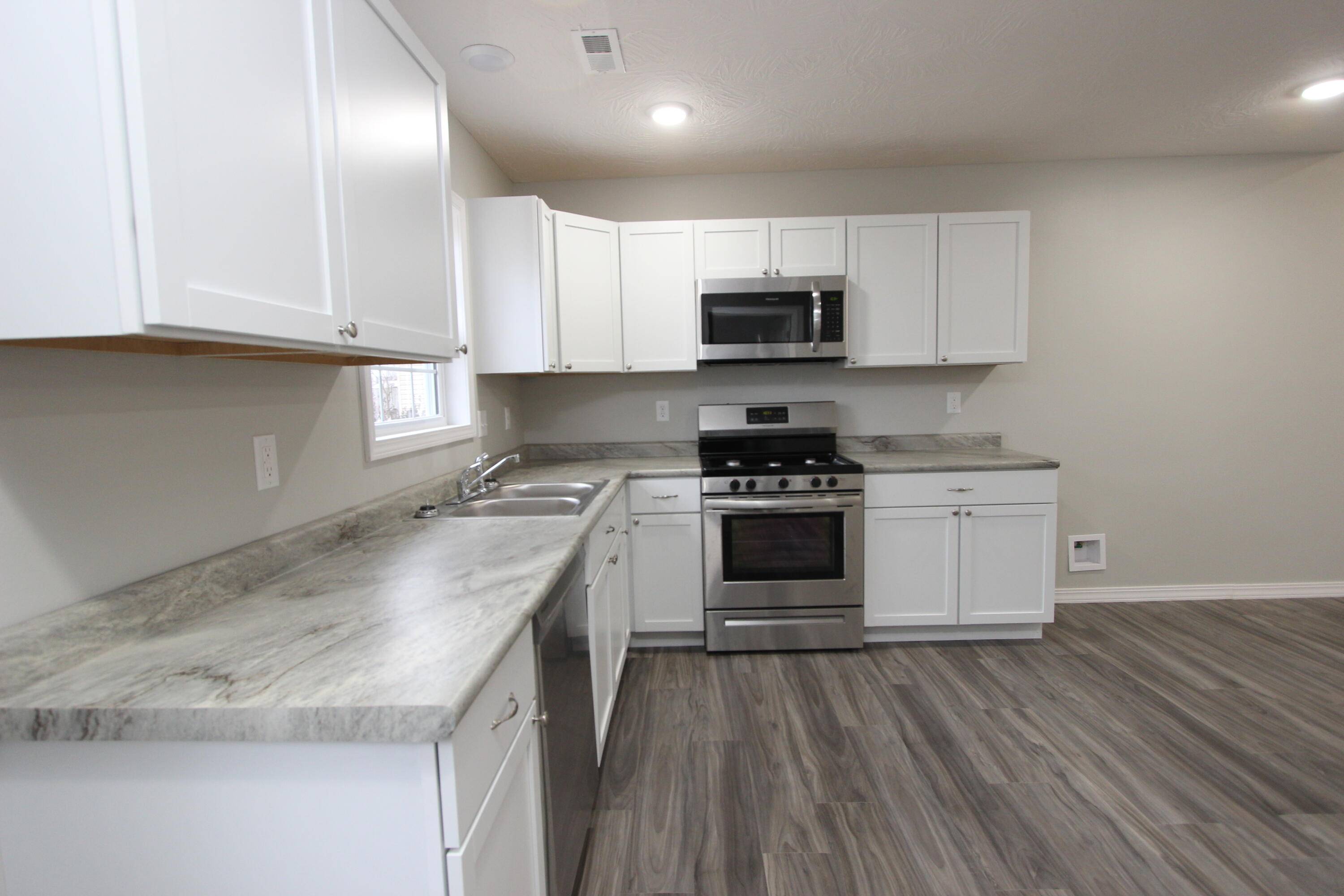 Seymour, MO 65746,512 Puryear