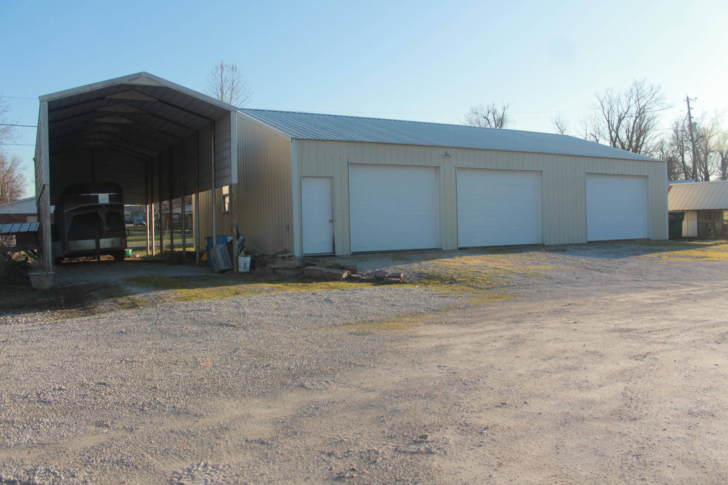 Wheatland, MO 65779,19156 54