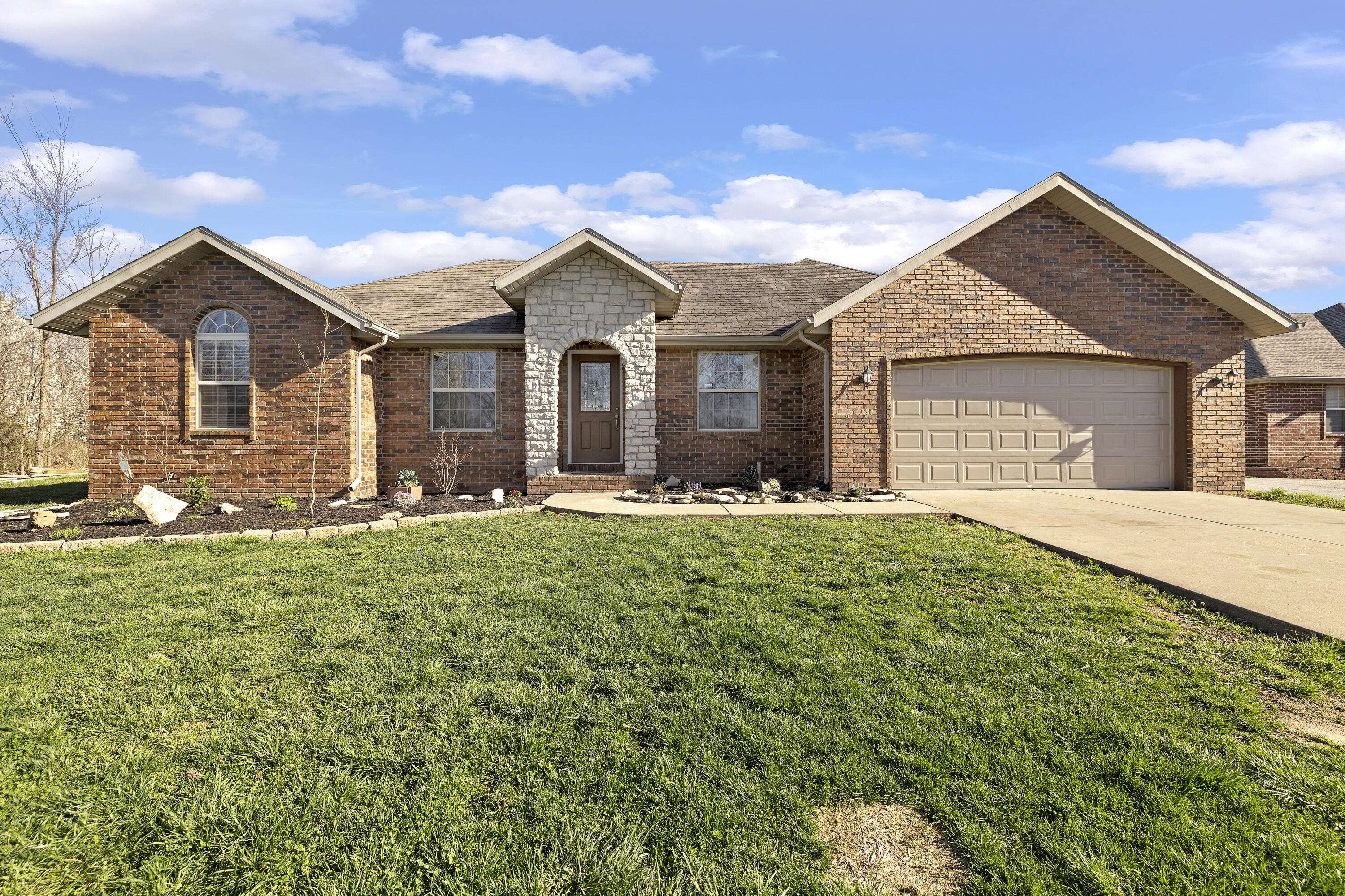 Ozark, MO 65721,1474 W Oak ST