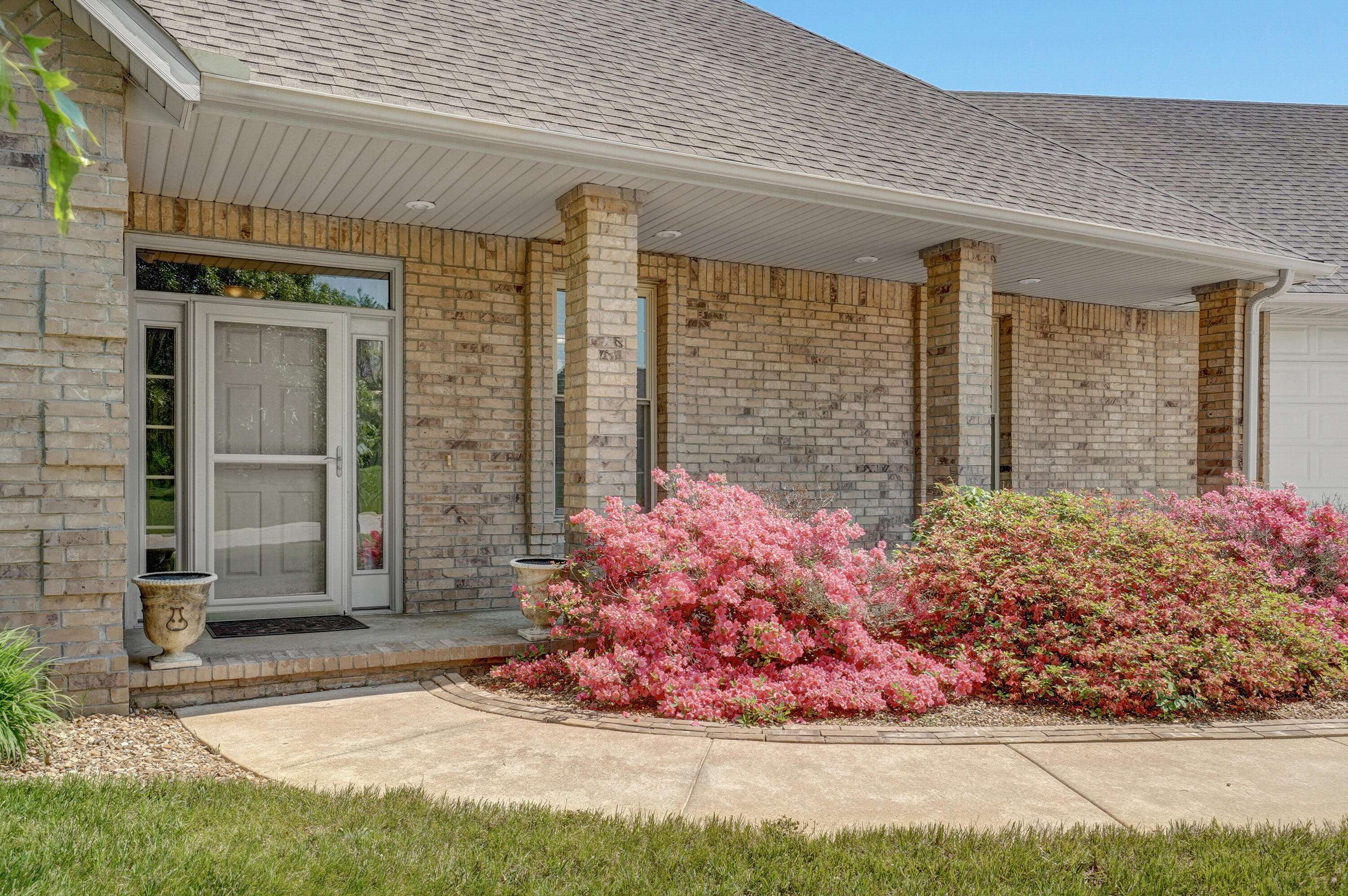 Ozark, MO 65721,218 Oak Tree LN