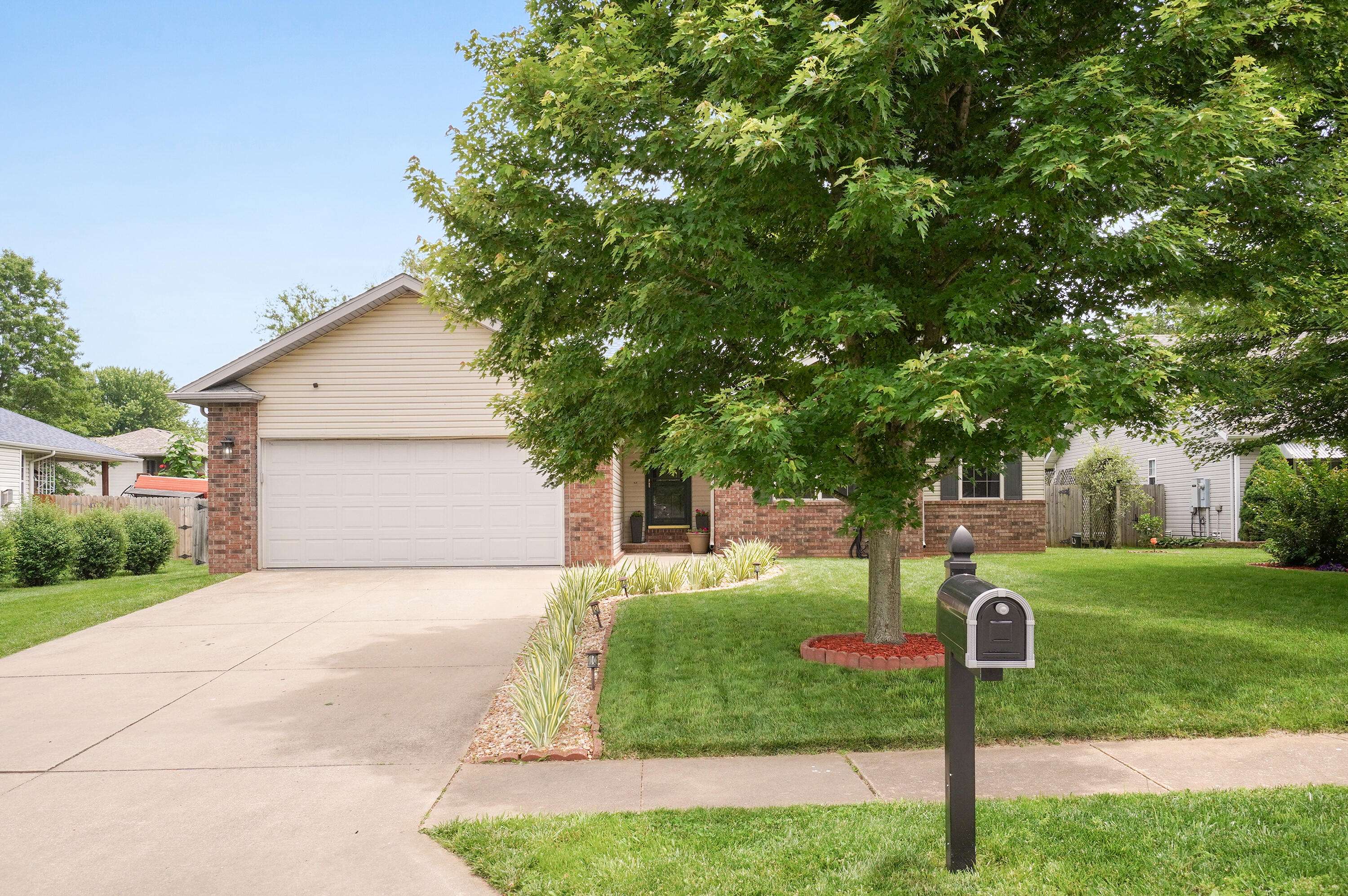 Springfield, MO 65807,1670 S Orchard Crest AVE