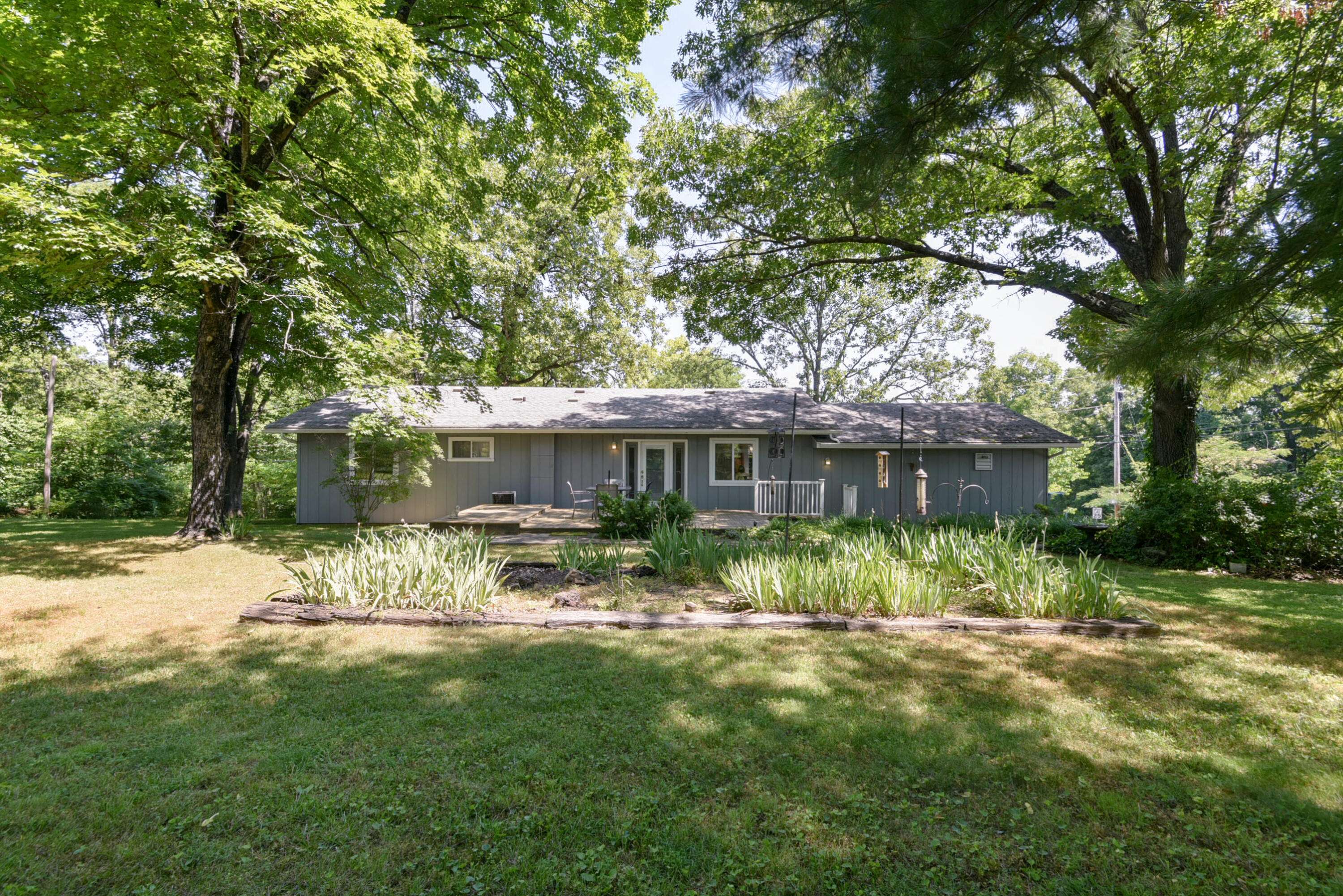 Branson, MO 65616,906 Oak Grove LN