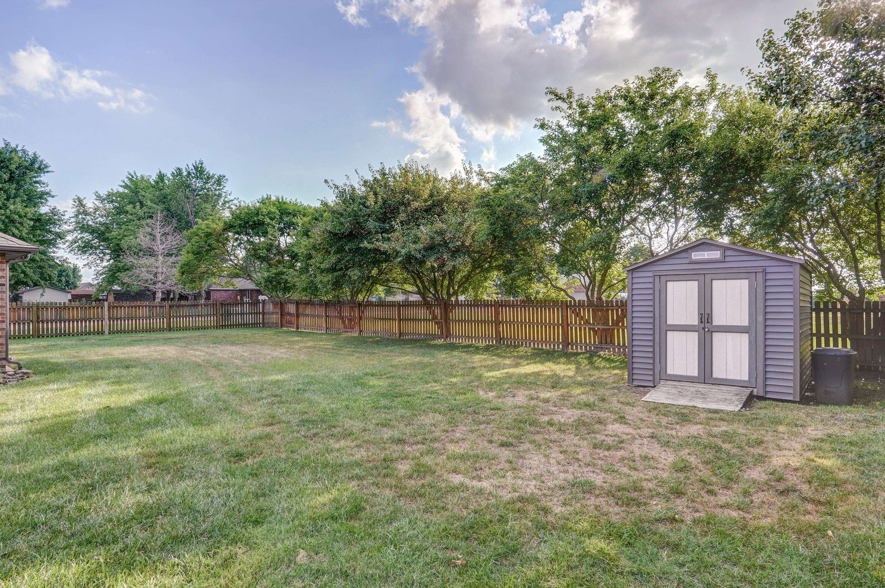 Bolivar, MO 65613,1431 S Meadow LN