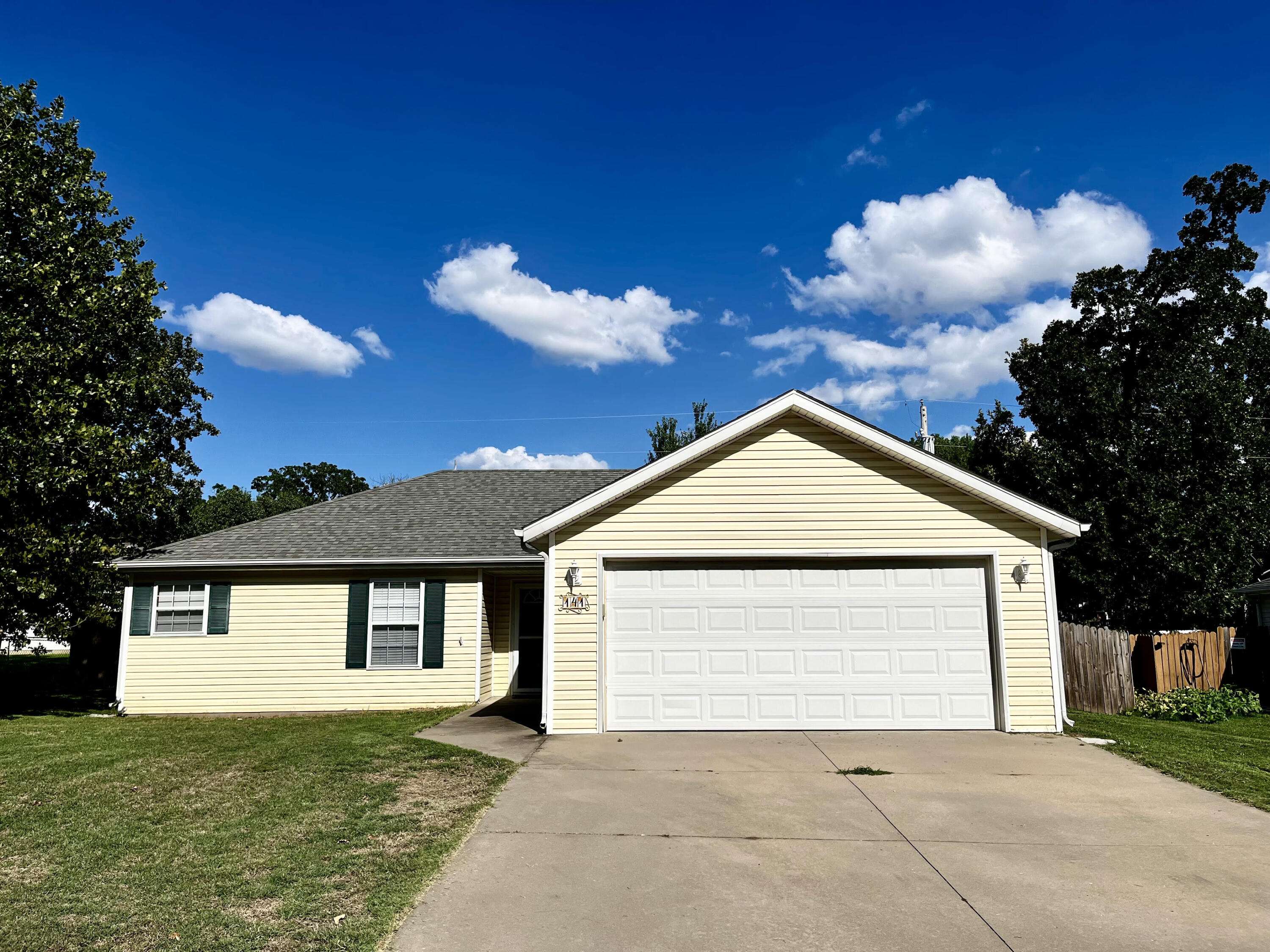 Carl Junction, MO 64834,141 Red Oak Loop