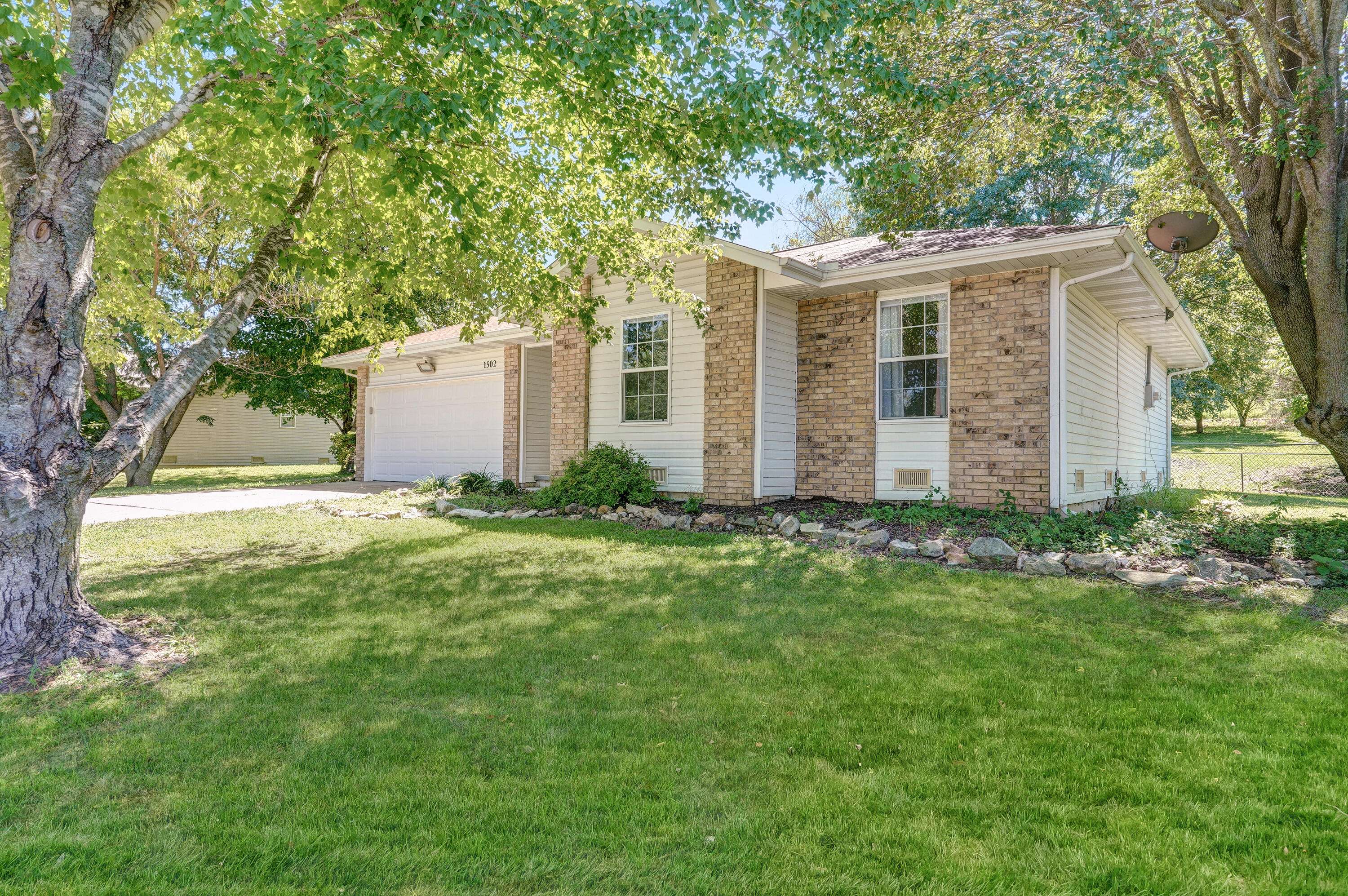 Ozark, MO 65721,1502 E Windridge CIR