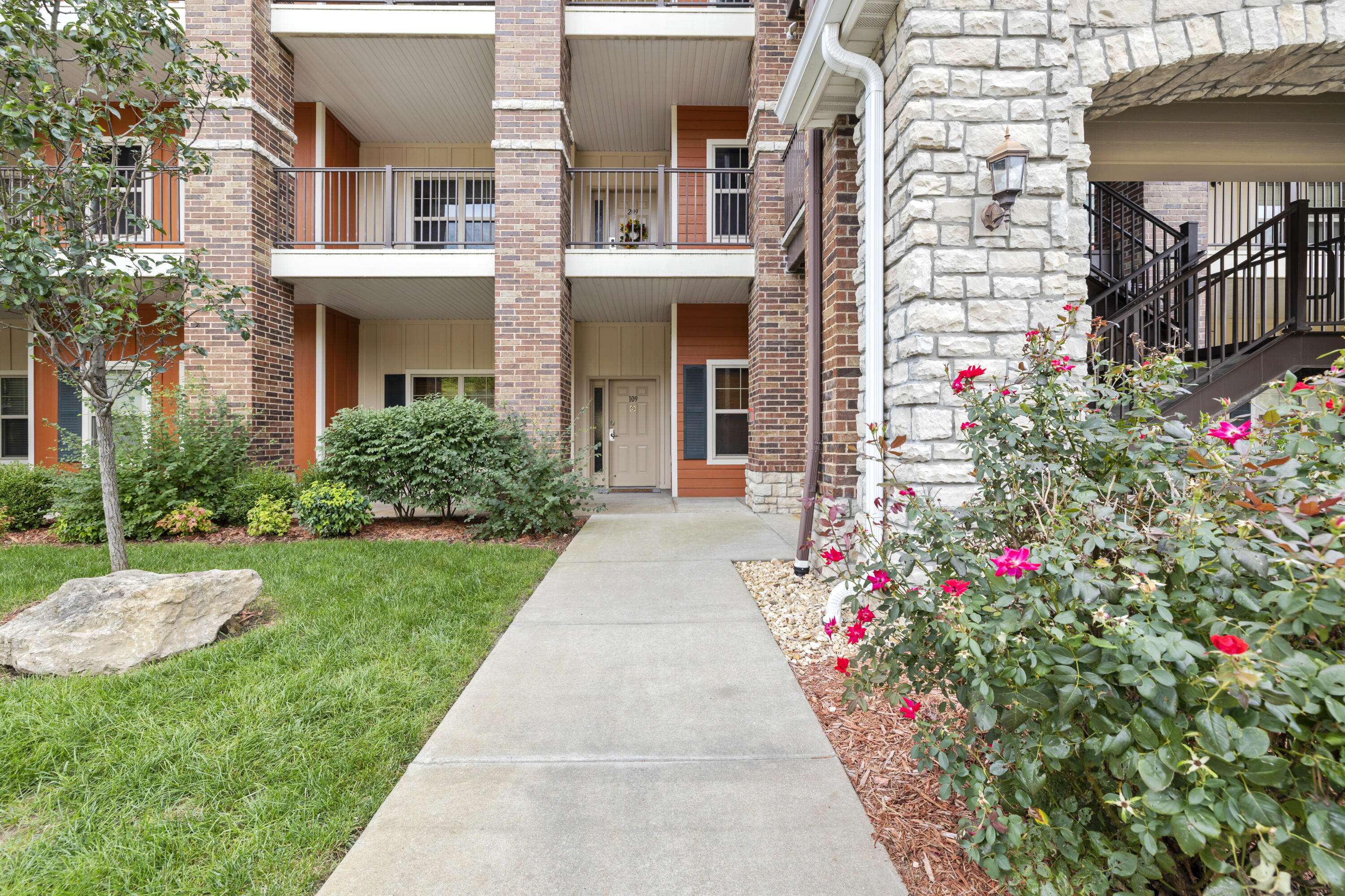 Branson, MO 65616,200 Majestic DR #109