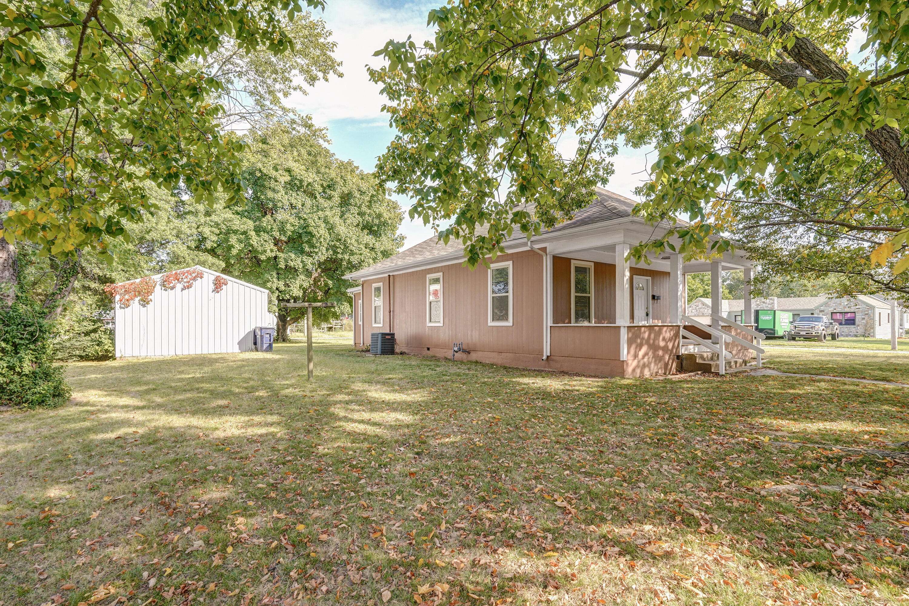 Mt Vernon, MO 65712,720 S Hazel ST