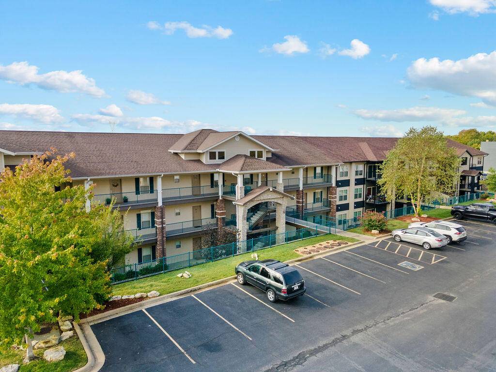 Branson, MO 65616,325 Majestic DR #130