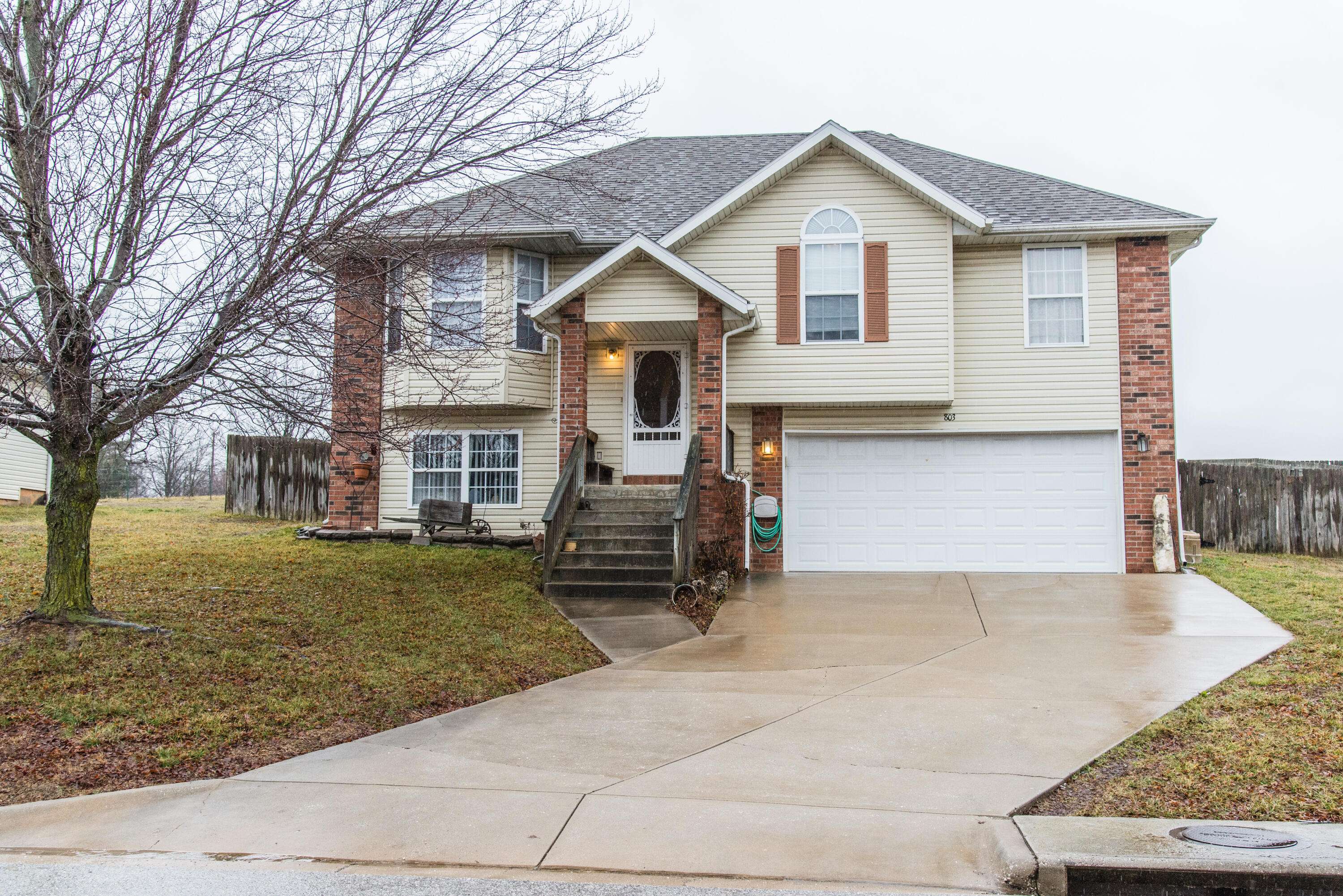 Ozark, MO 65721,803 W Ridgecrest ST