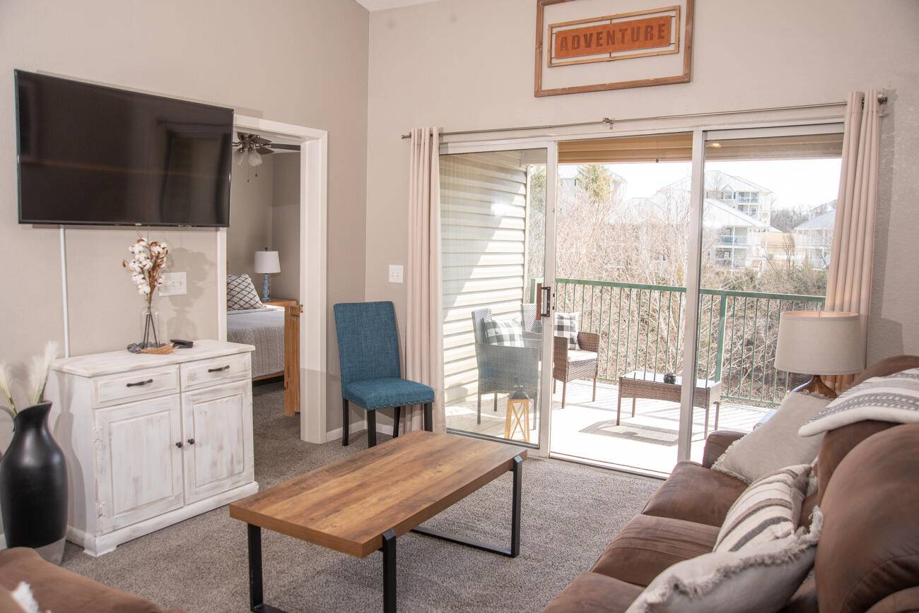 Branson, MO 65616,505 Valley View #302