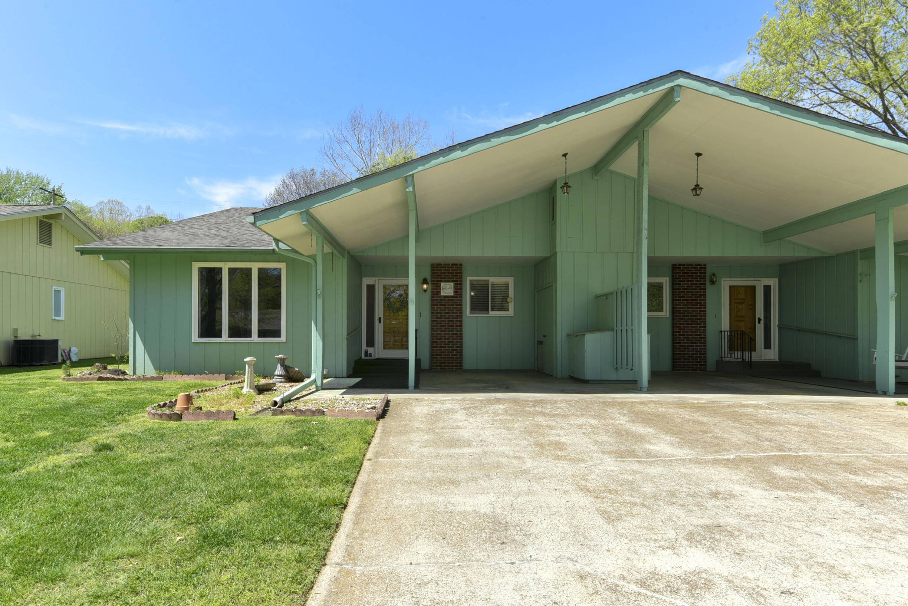 Branson, MO 65616,8 Oak CT