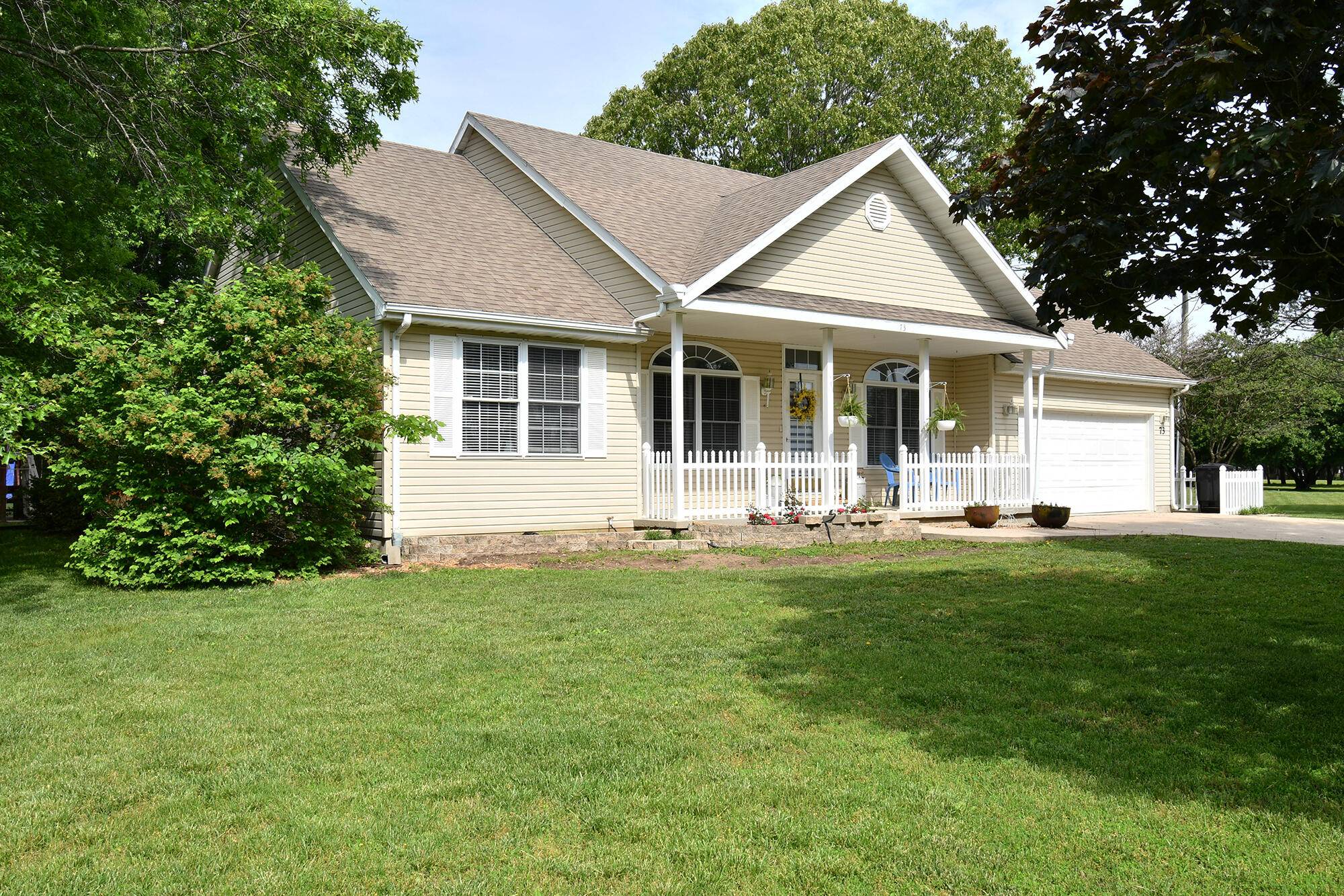 Marshfield, MO 65706,73 Sweetbriar DR