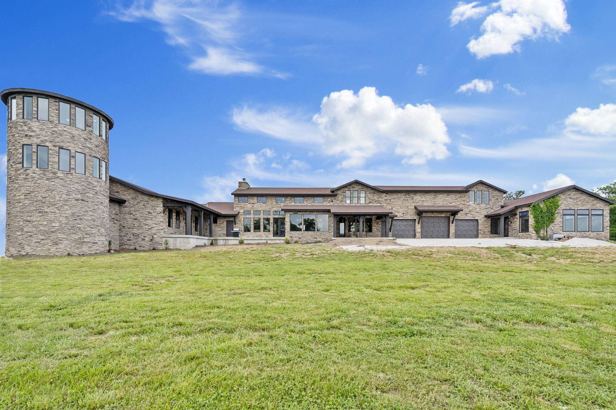 Branson, MO 65616,395 Tracy ST