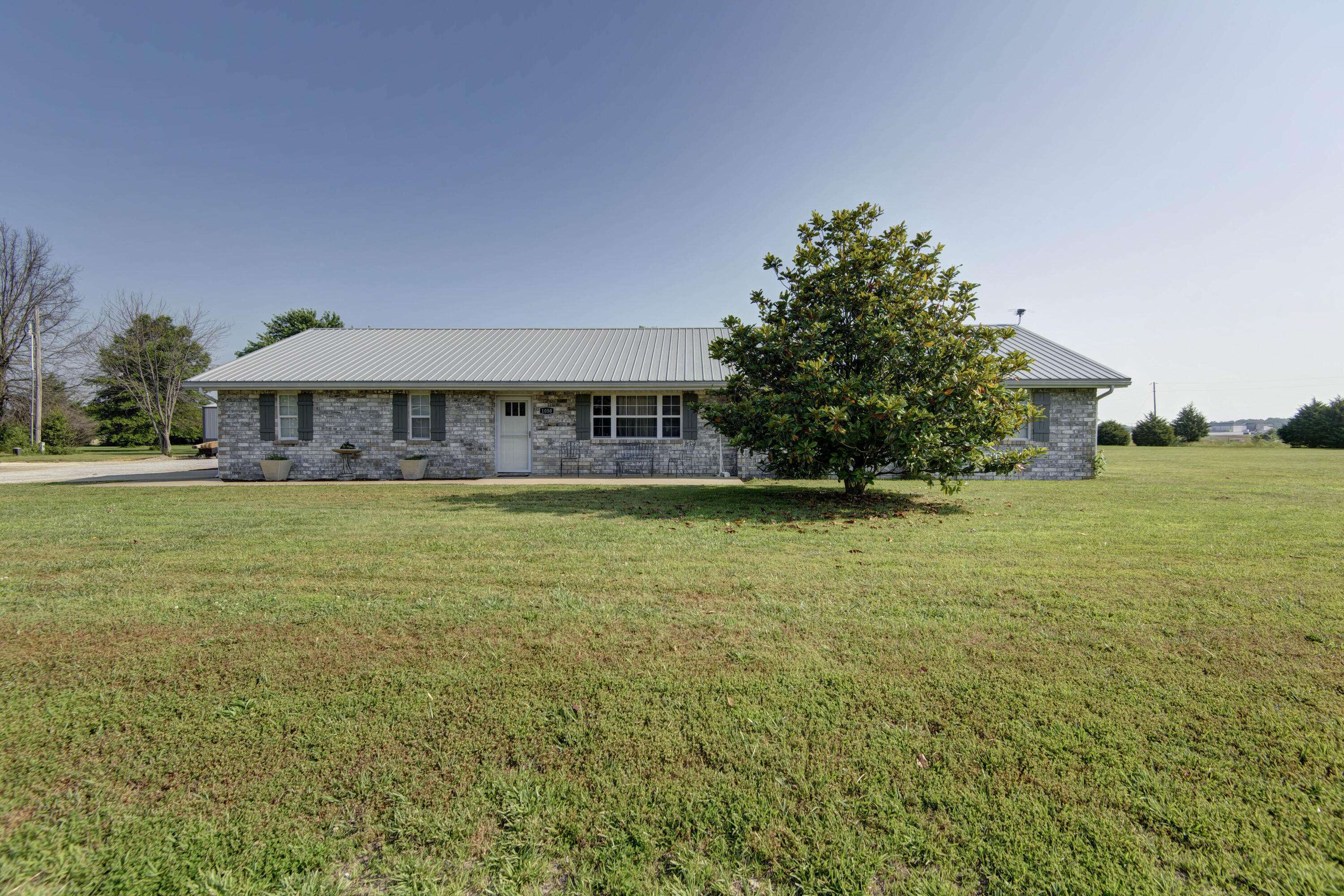 Mt Vernon, MO 65712,1050 Kelsey DR