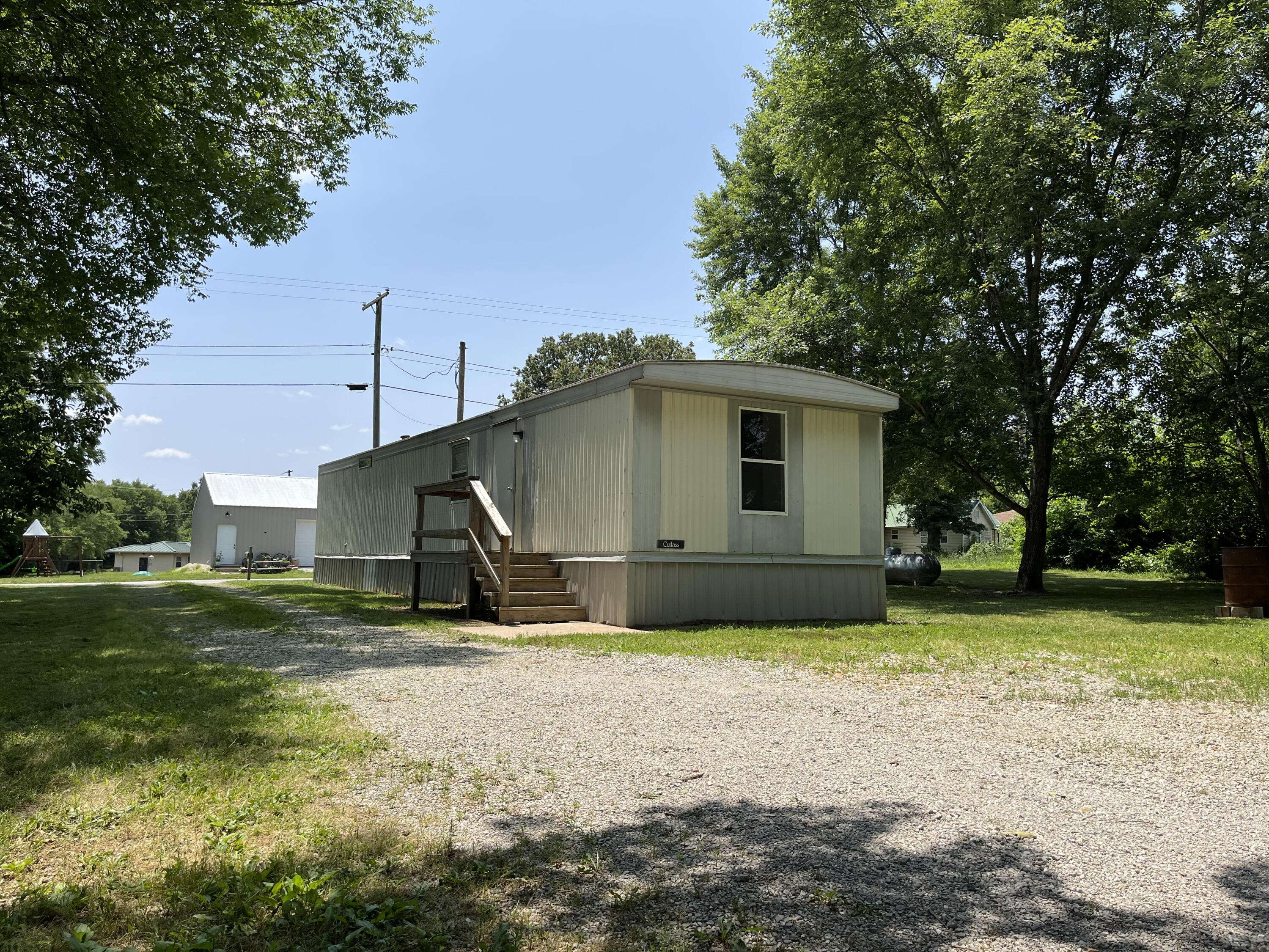 Pleasant Hope, MO 65725,105 W Lewis ST