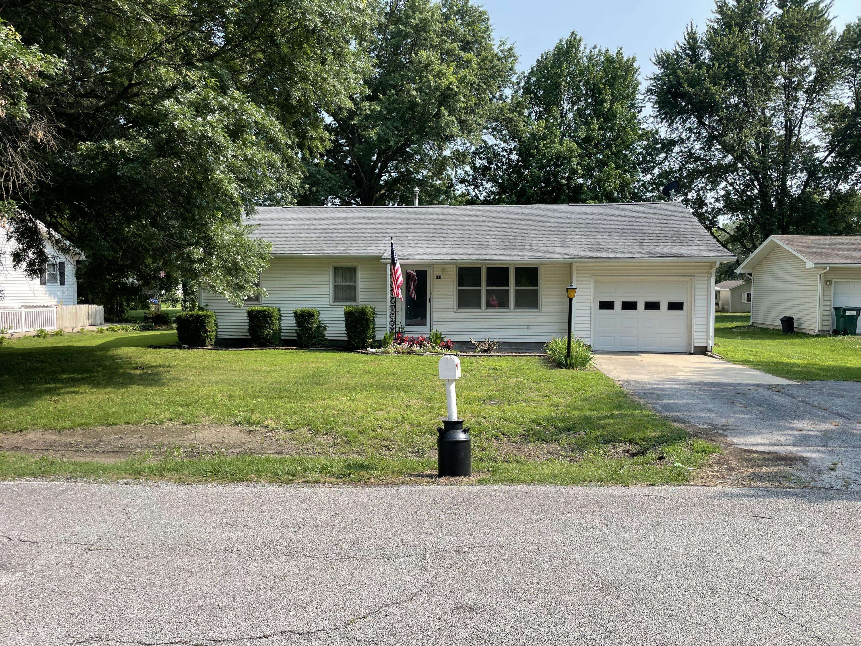 Lockwood, MO 65682,415 W 5th ST