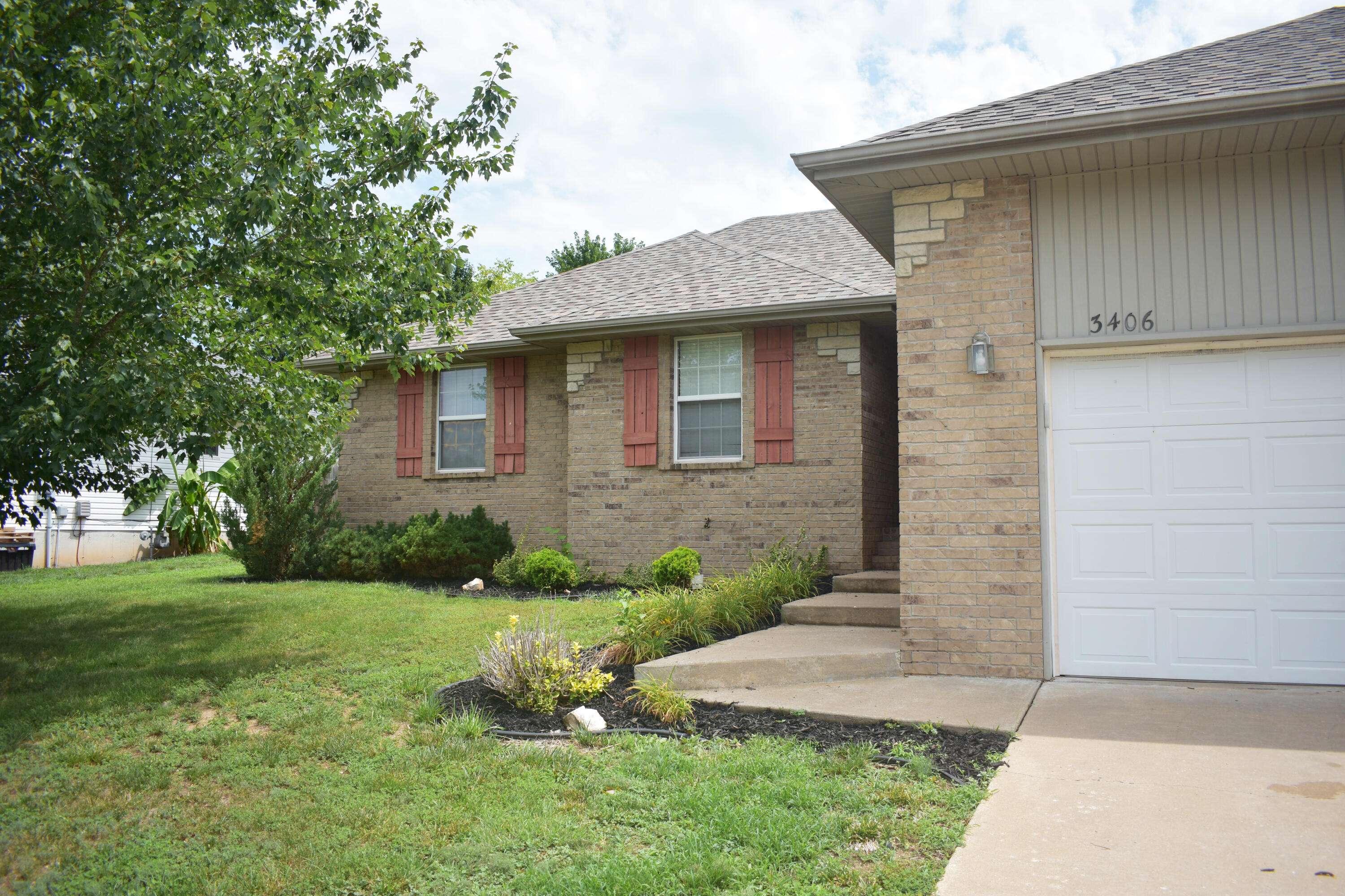 Ozark, MO 65721,3406 N 31st ST