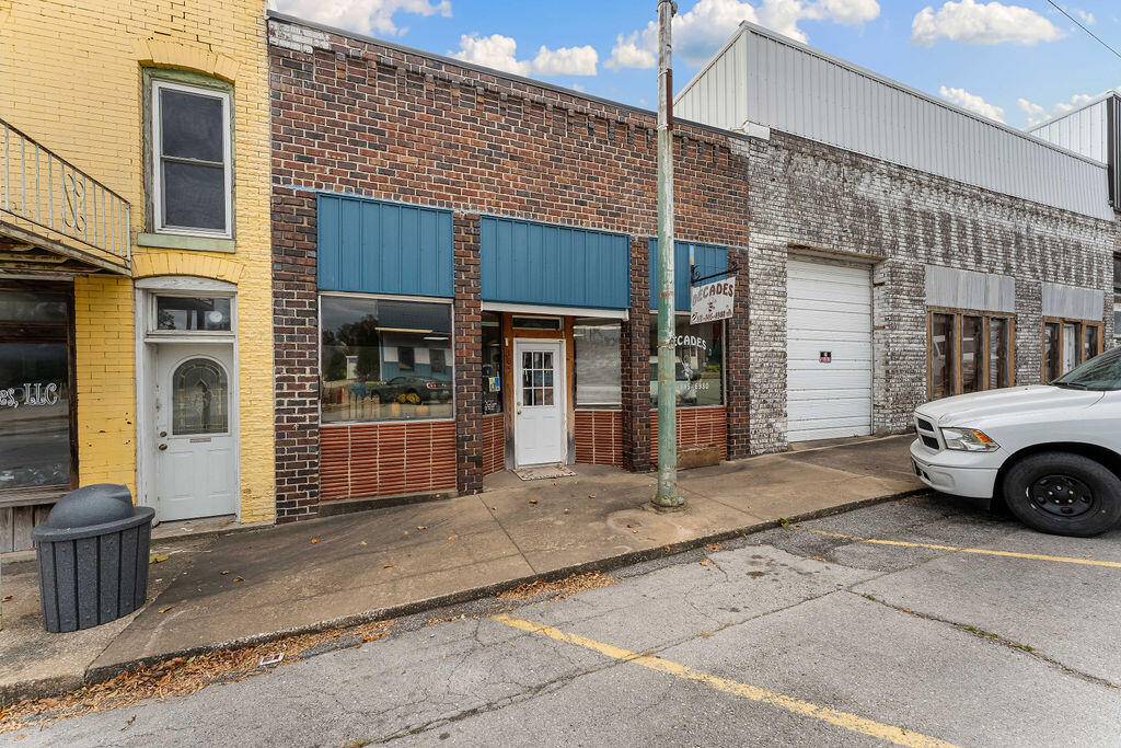 Anderson, MO 64831,105 W Main ST