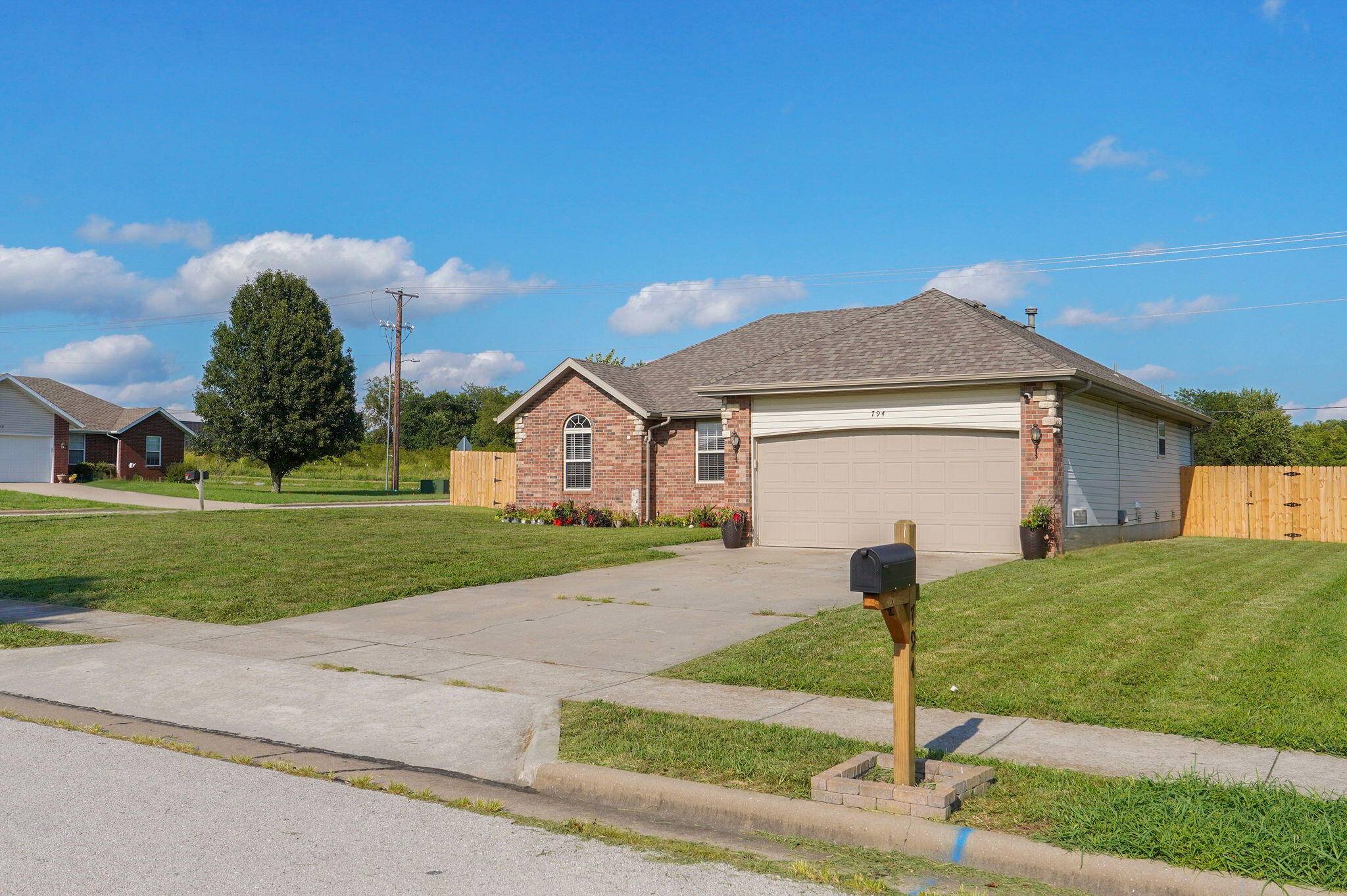 Willard, MO 65781,794 Fox Creek RD