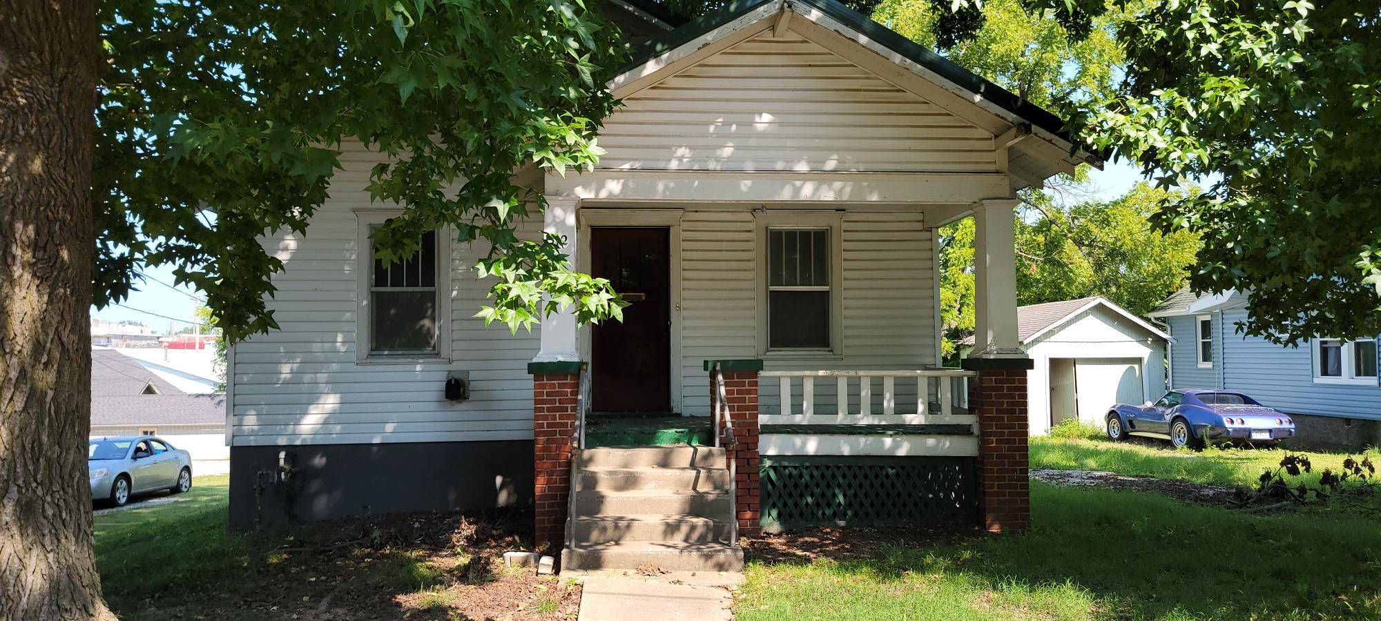 Mt Vernon, MO 65712,312 S Hazel ST