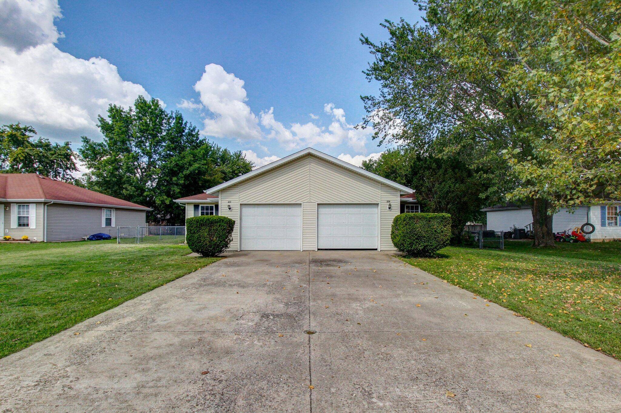 Clever, MO 65631,217-219 Eagle CIR