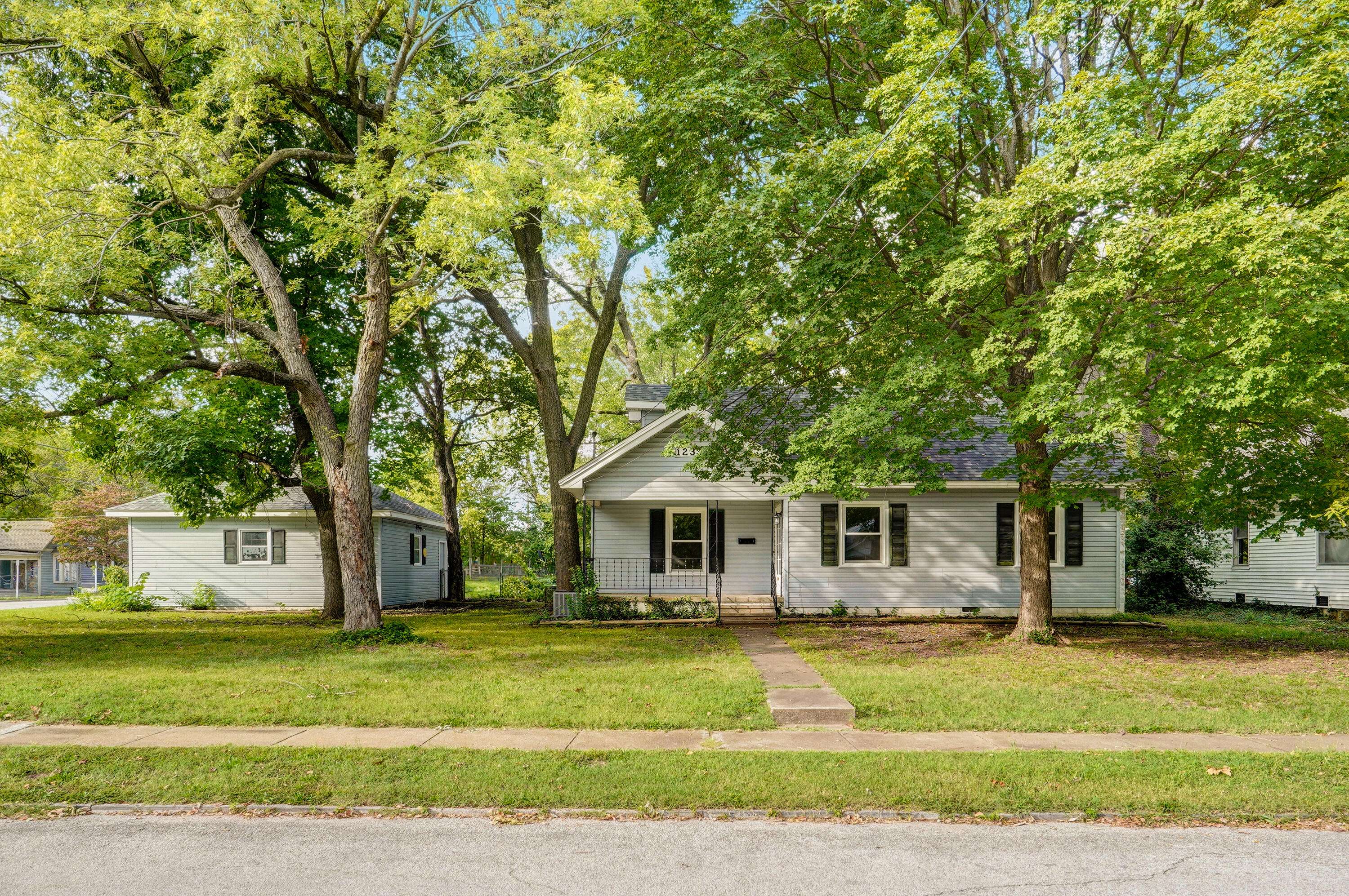 Springfield, MO 65806,1233 W Elm ST