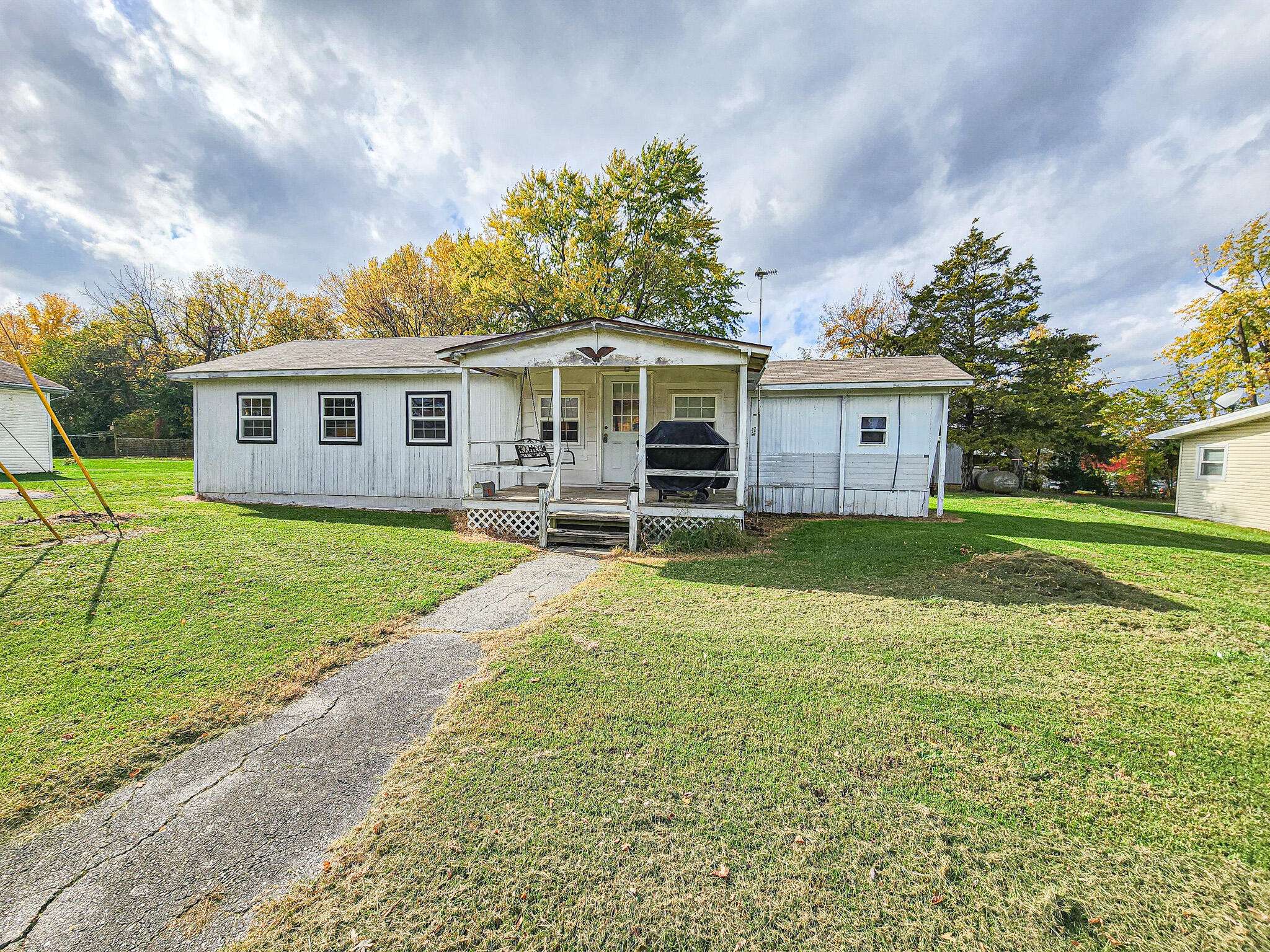 Pittsburg, MO 65724,25930 Elk Road