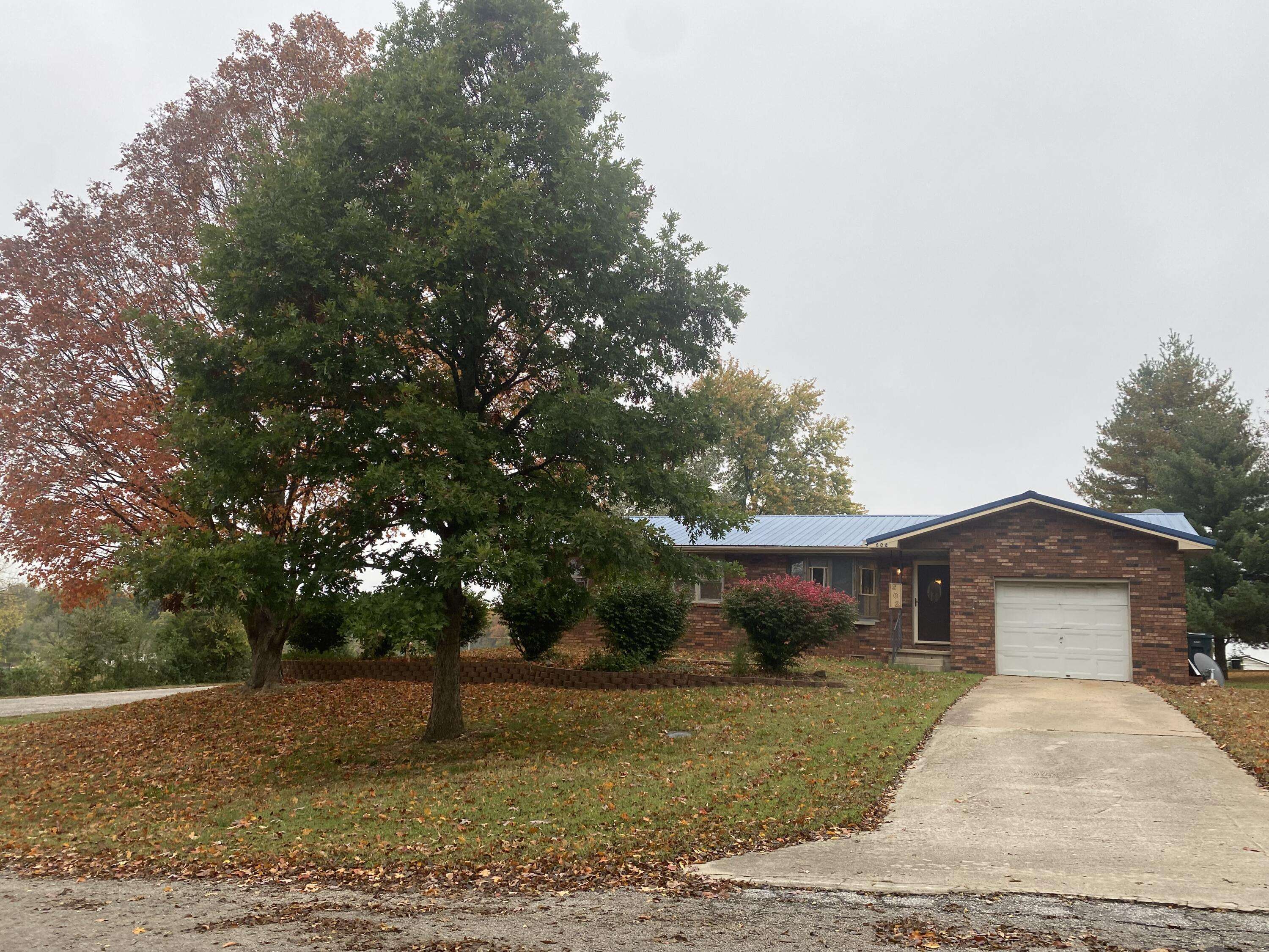 Miller, MO 65707,602 E Jones ST