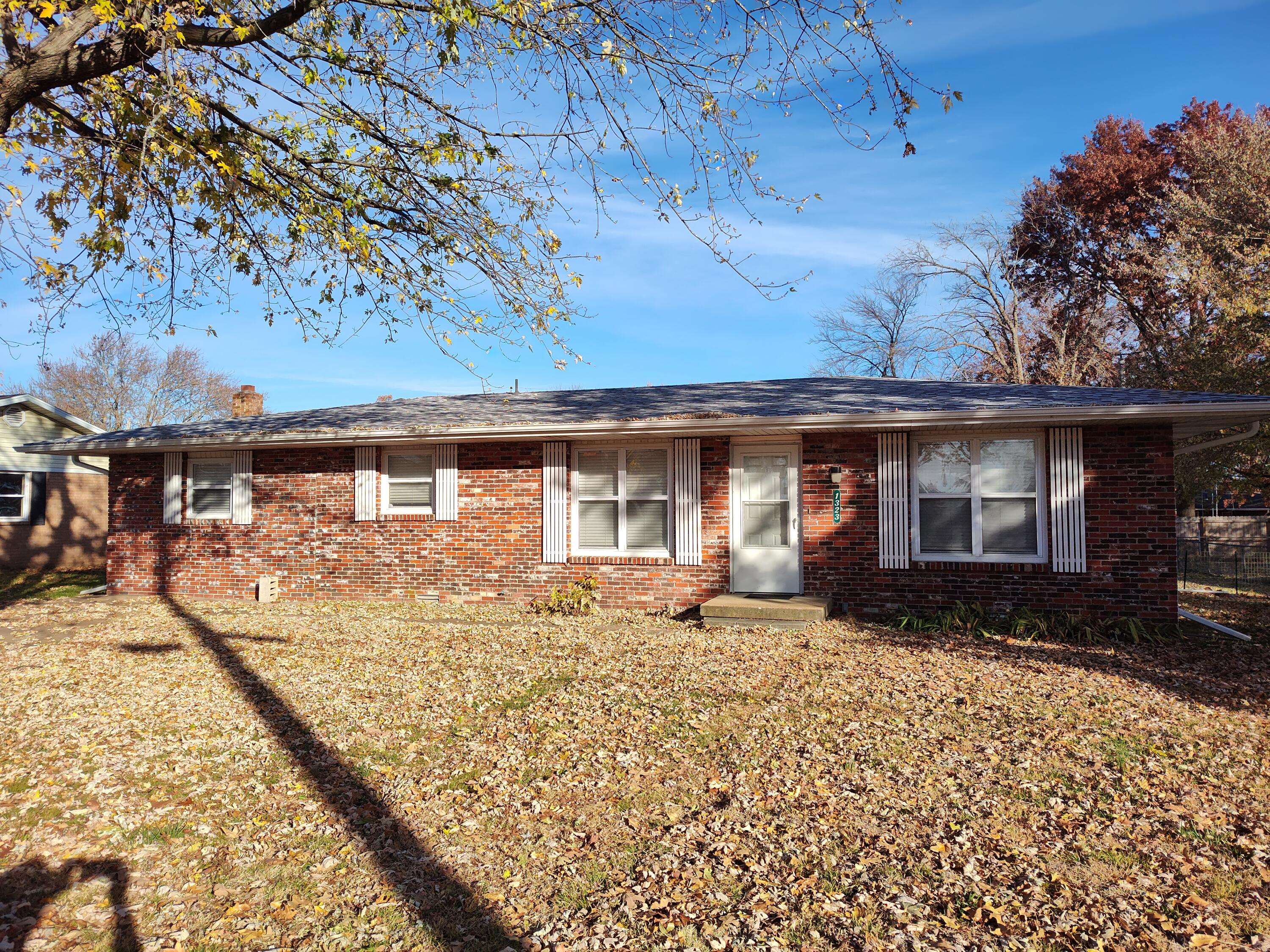 Bolivar, MO 65613,1323 E Division ST