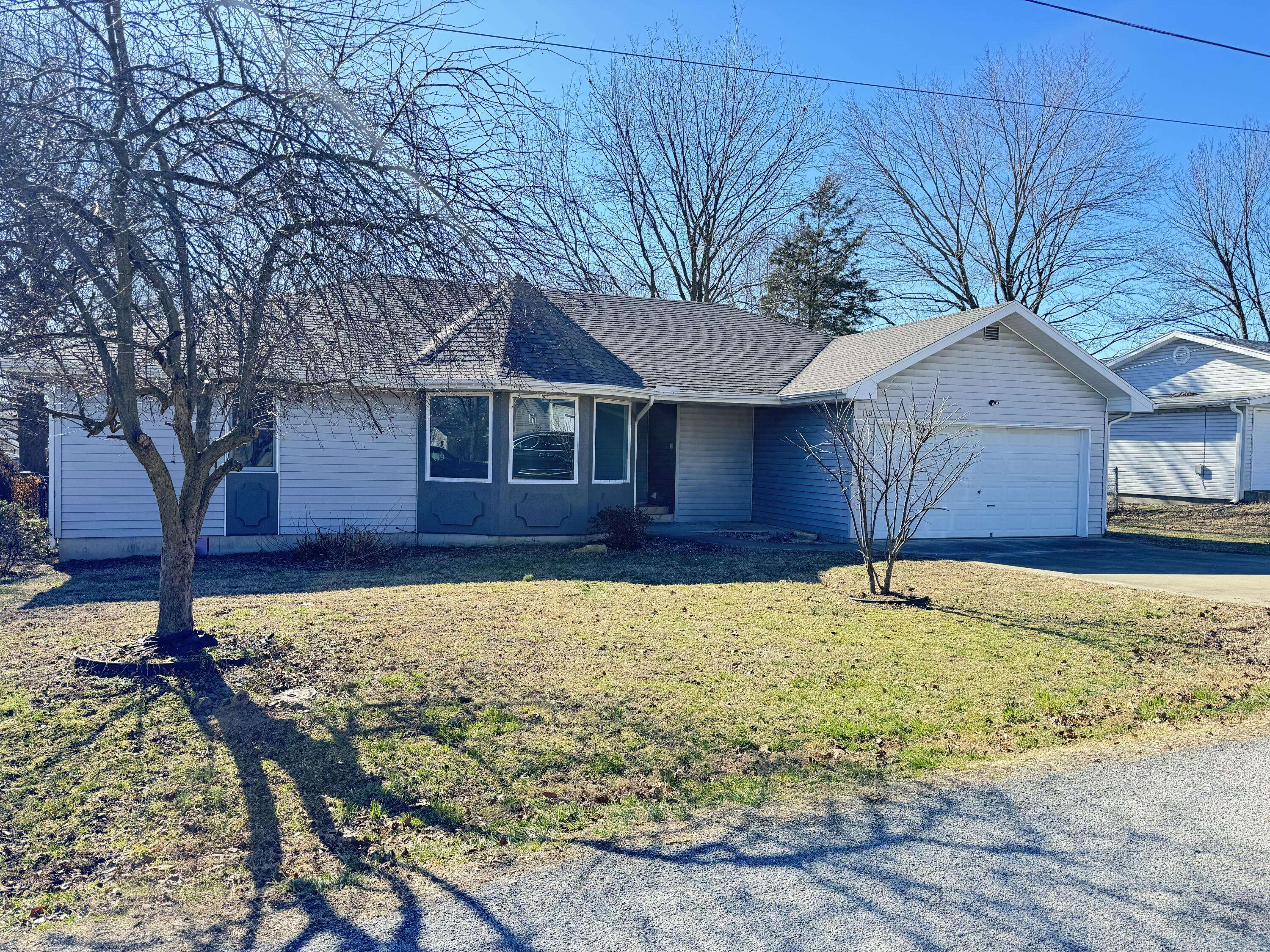 Bolivar, MO 65613,110 W Ivory ST