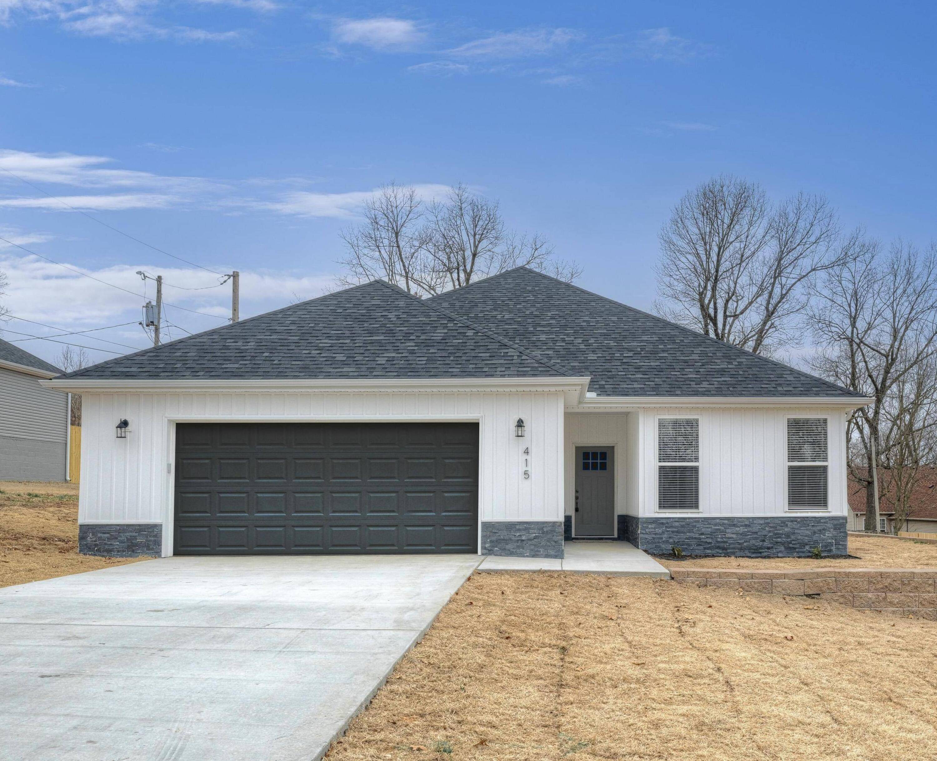 Neosho, MO 64850,415 Barton PL
