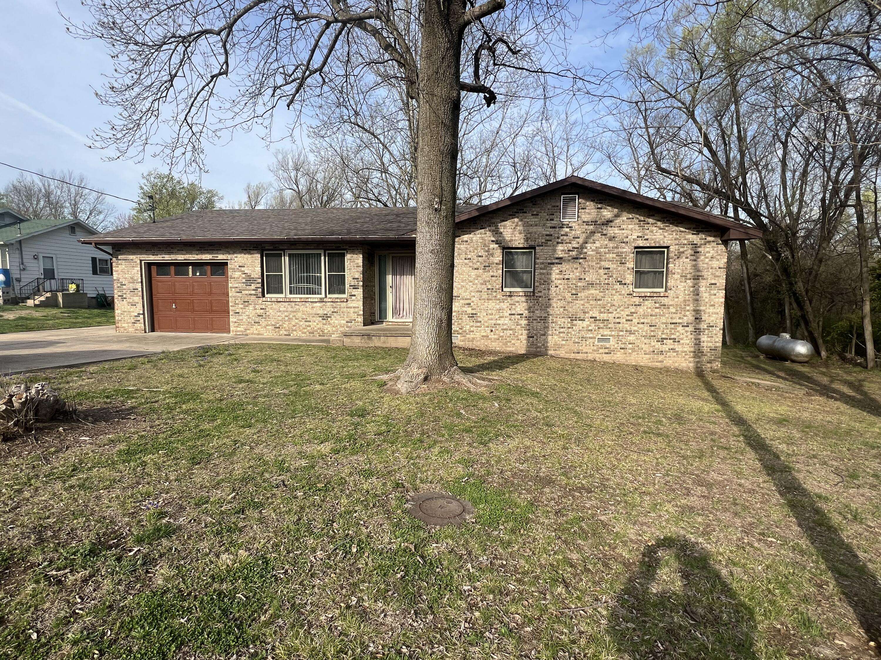 Ava, MO 65608,605 Norman ST