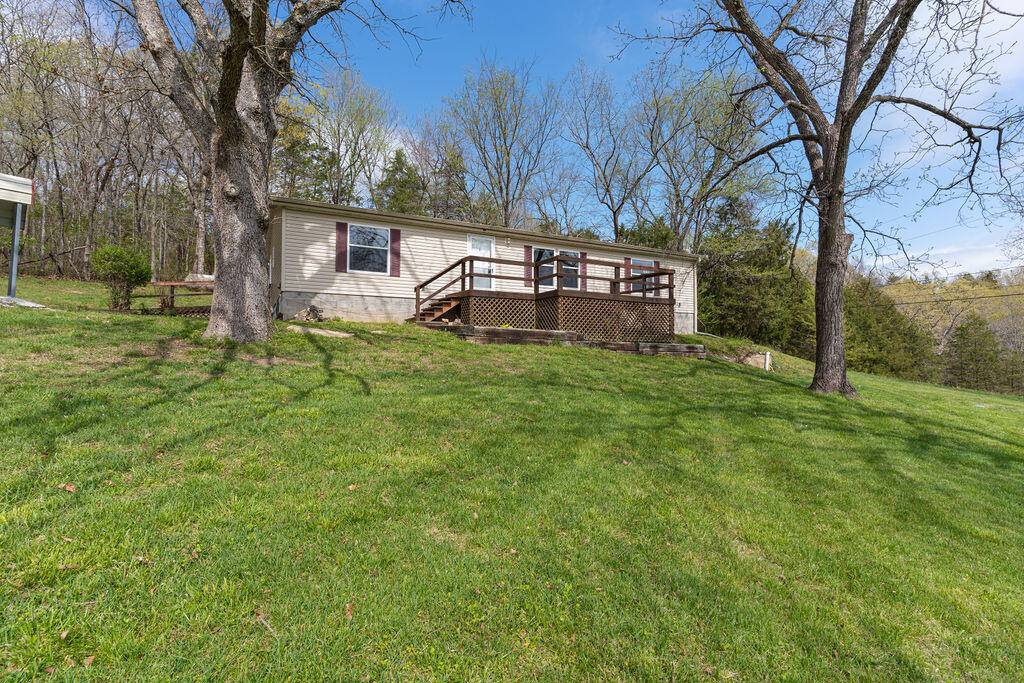 Forsyth, MO 65653,300 Barbs LN