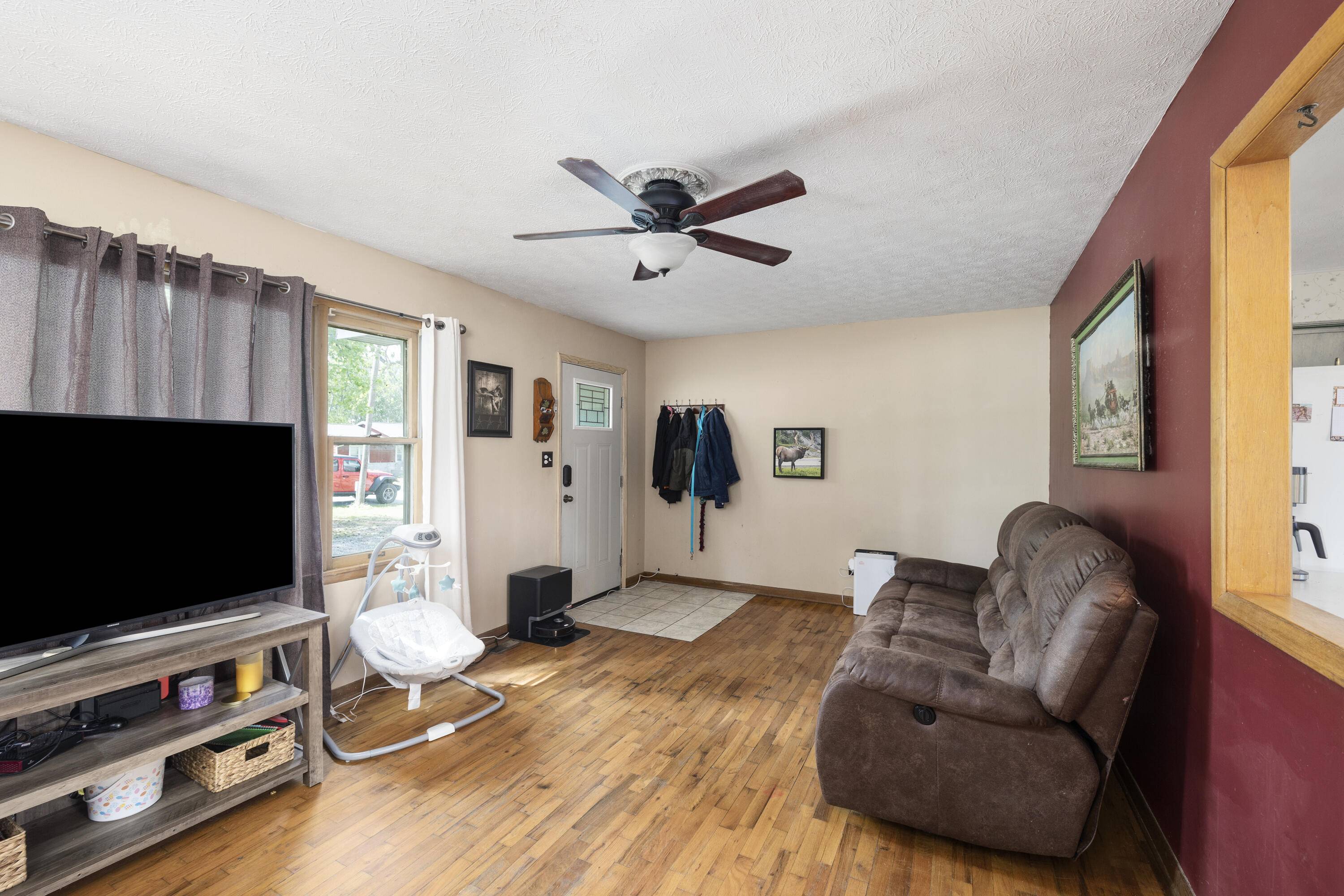 Walnut Grove, MO 65770,512 N Wall ST