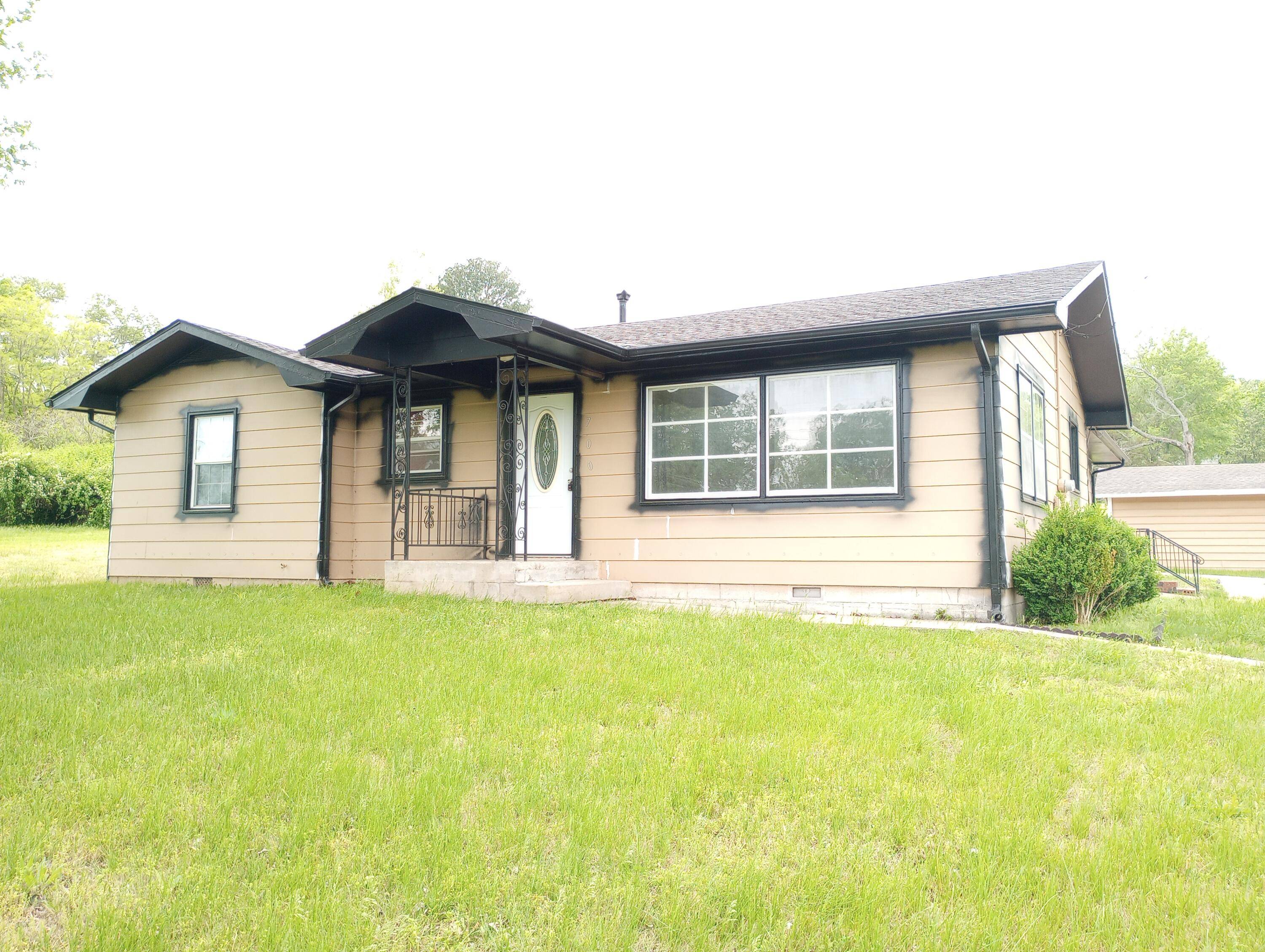 Noel, MO 64854,700 Grandview ST