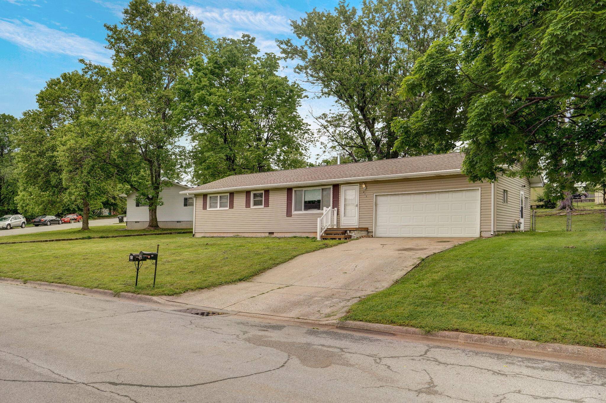 Springfield, MO 65803,815 E Villa Marie ST
