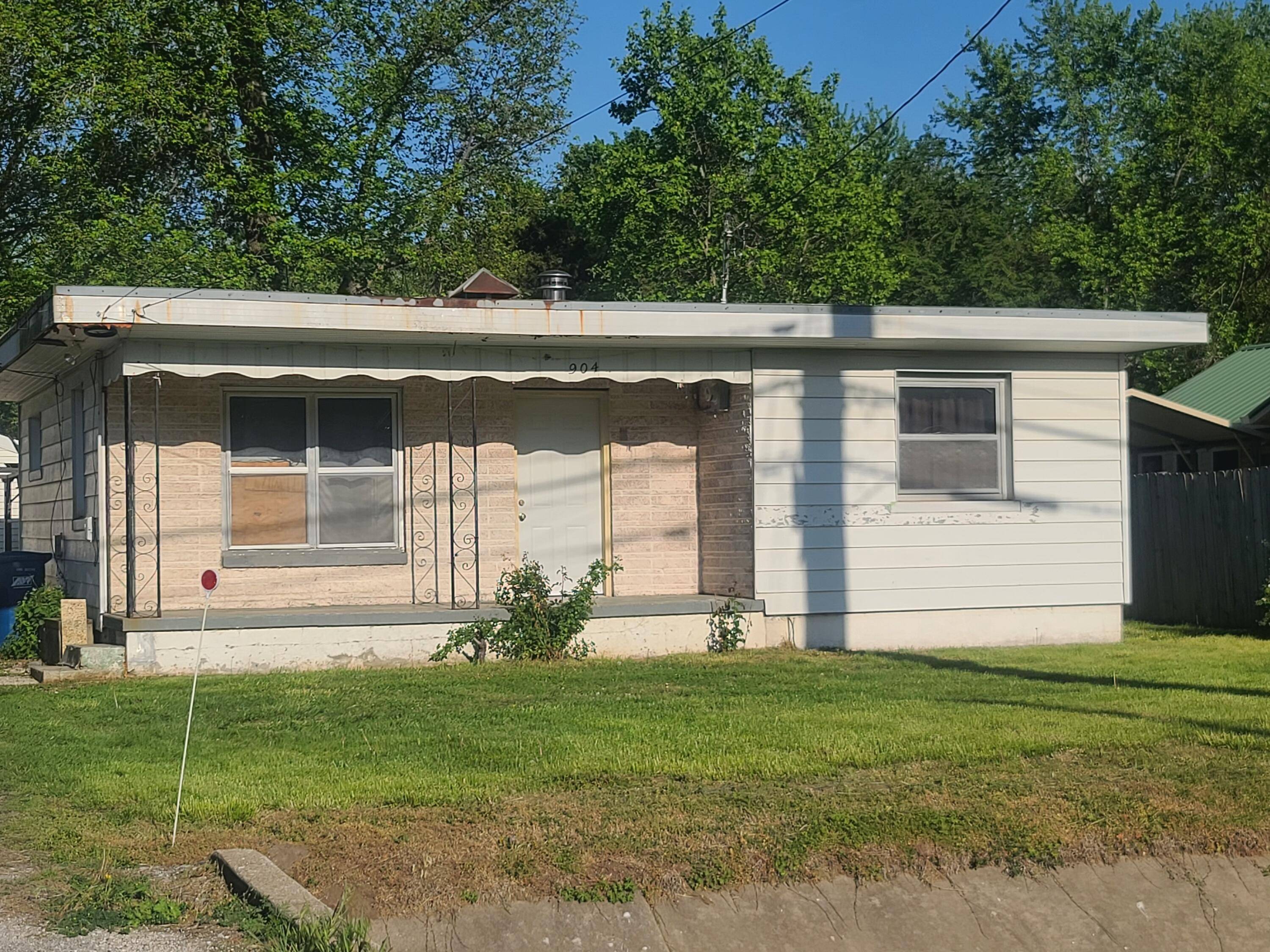 Springfield, MO 65802,904 N Fulbright AVE