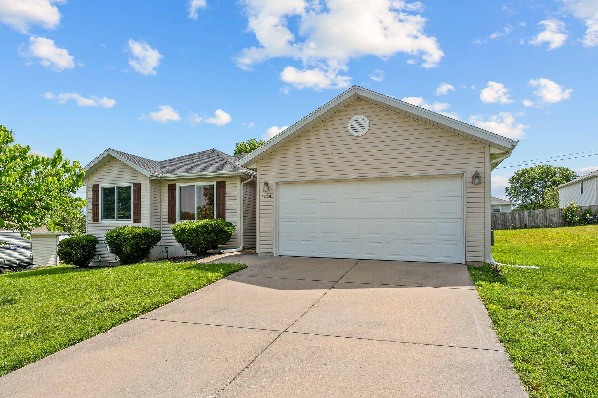 Ozark, MO 65721,1210 S 16th ST