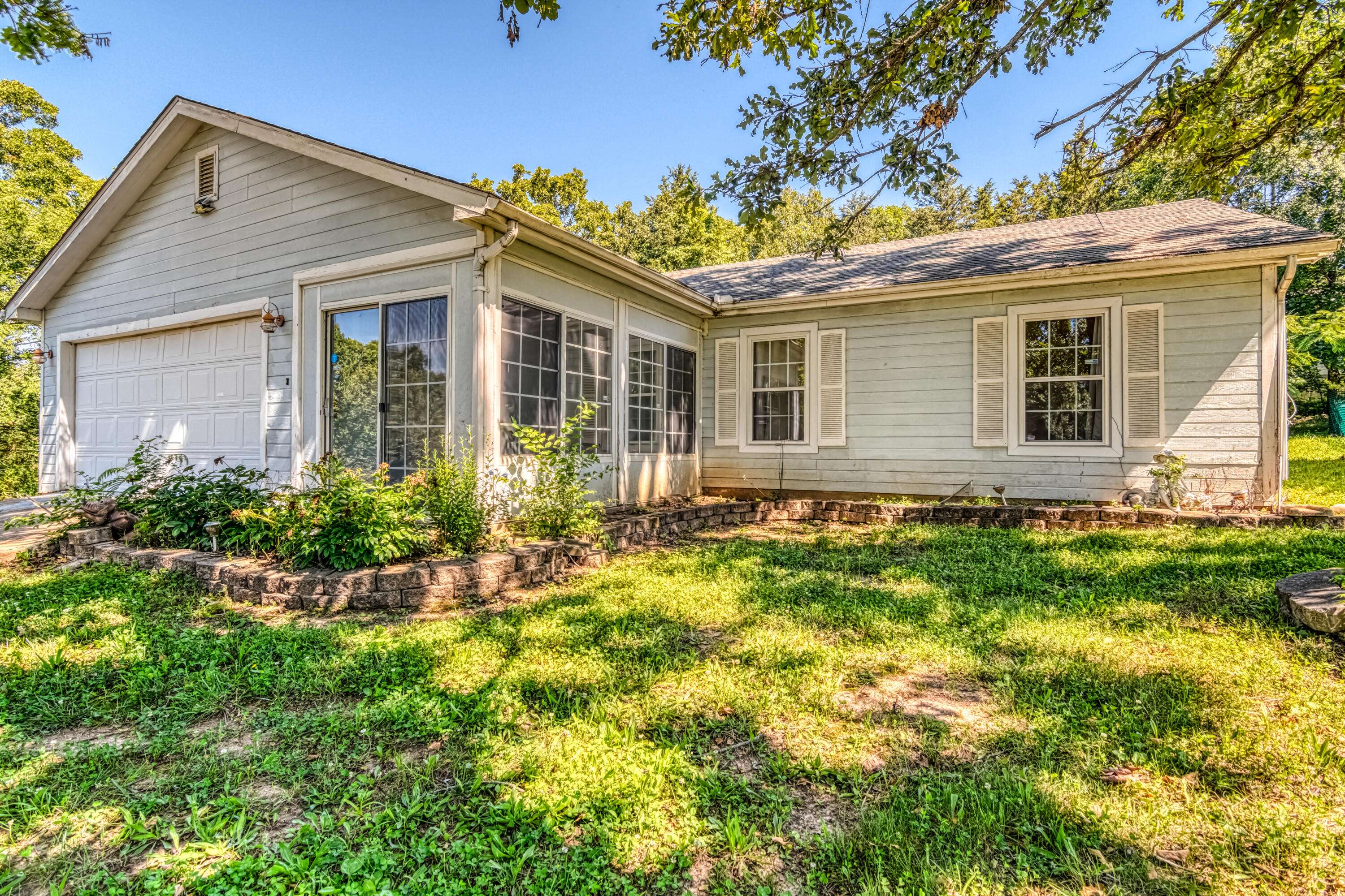 Kirbyville, MO 65679,196 Eric DR