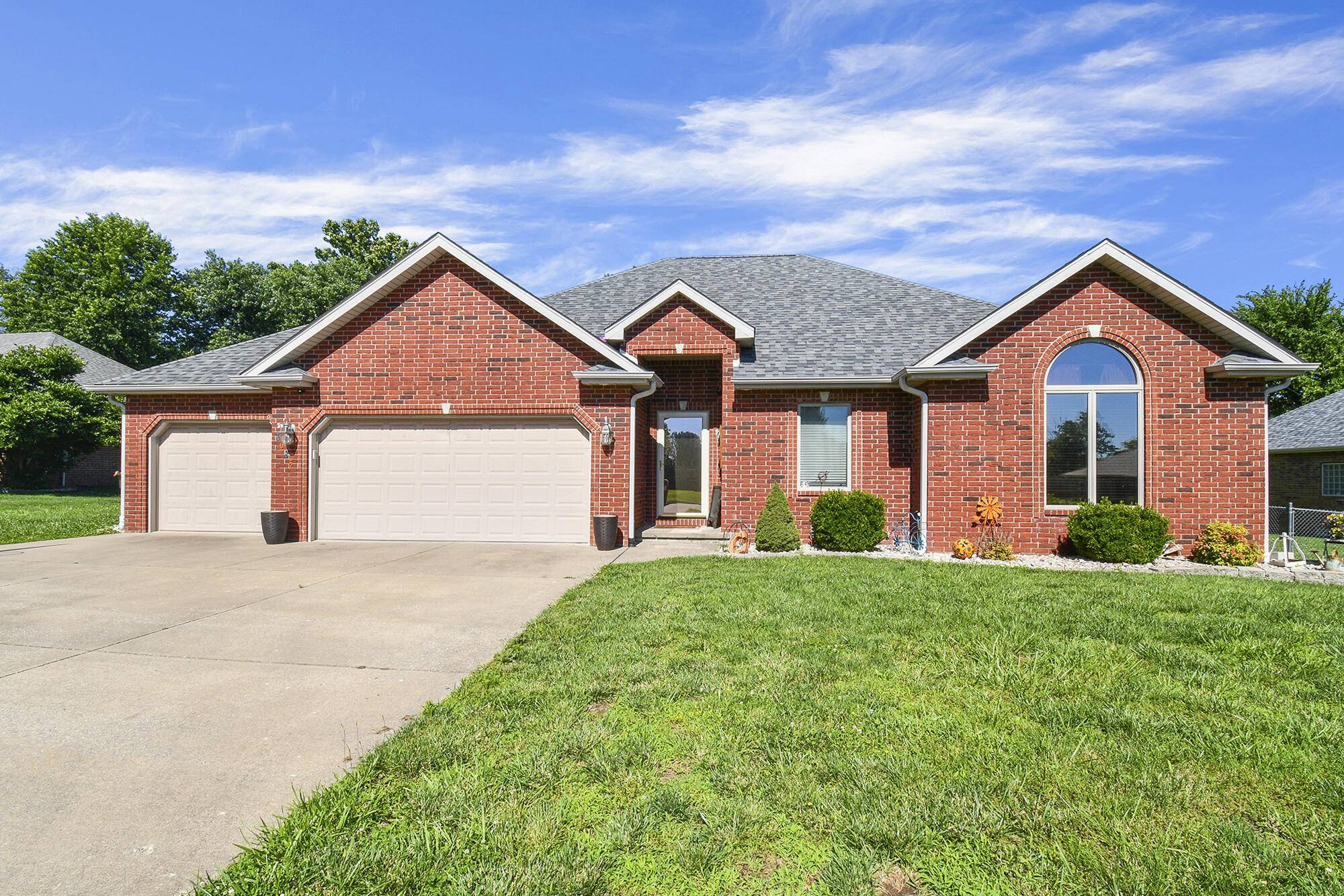 Bolivar, MO 65613,1685 S Hedgewood DR