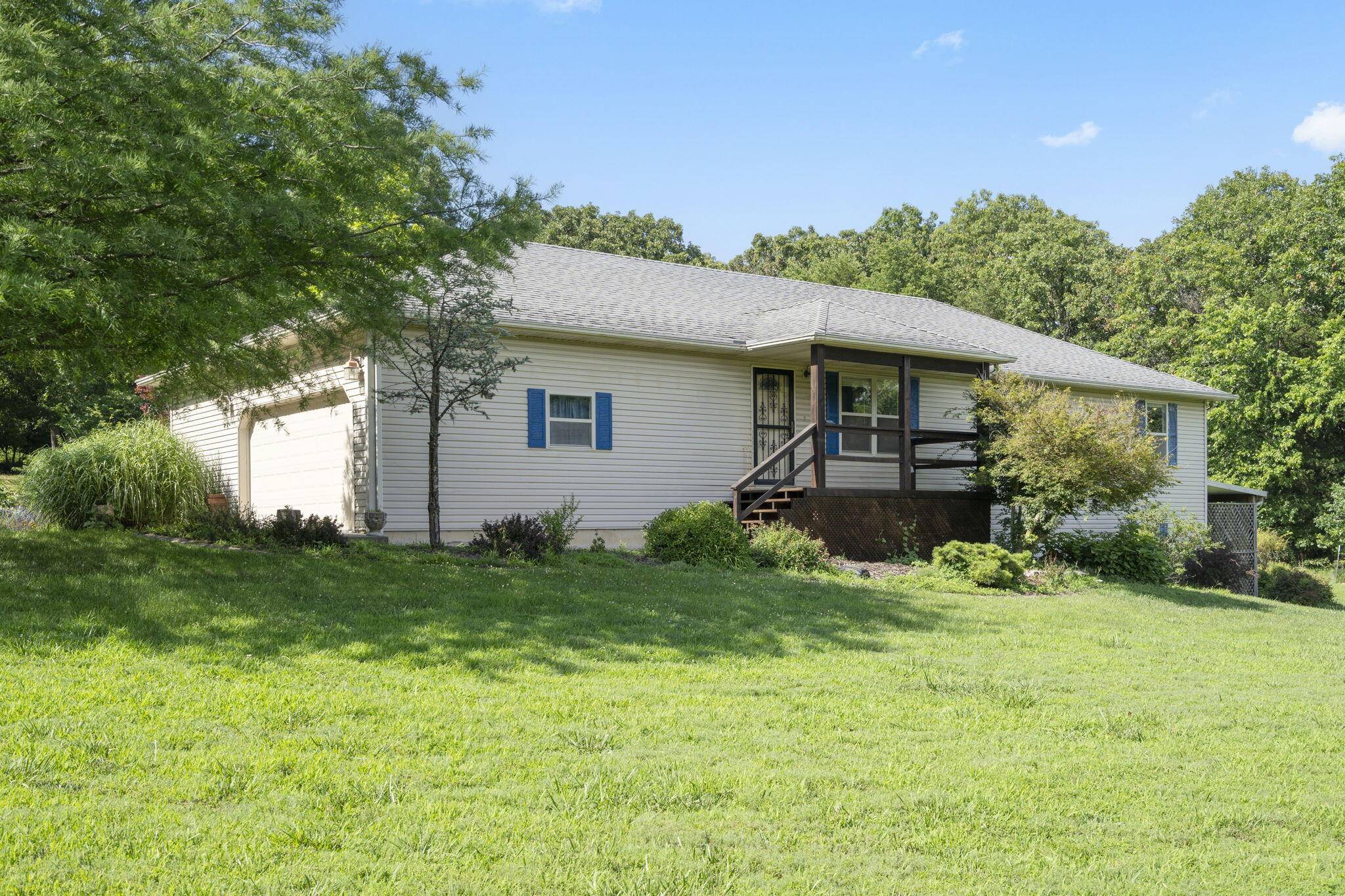 Marshfield, MO 65706,246 Wilderness DR