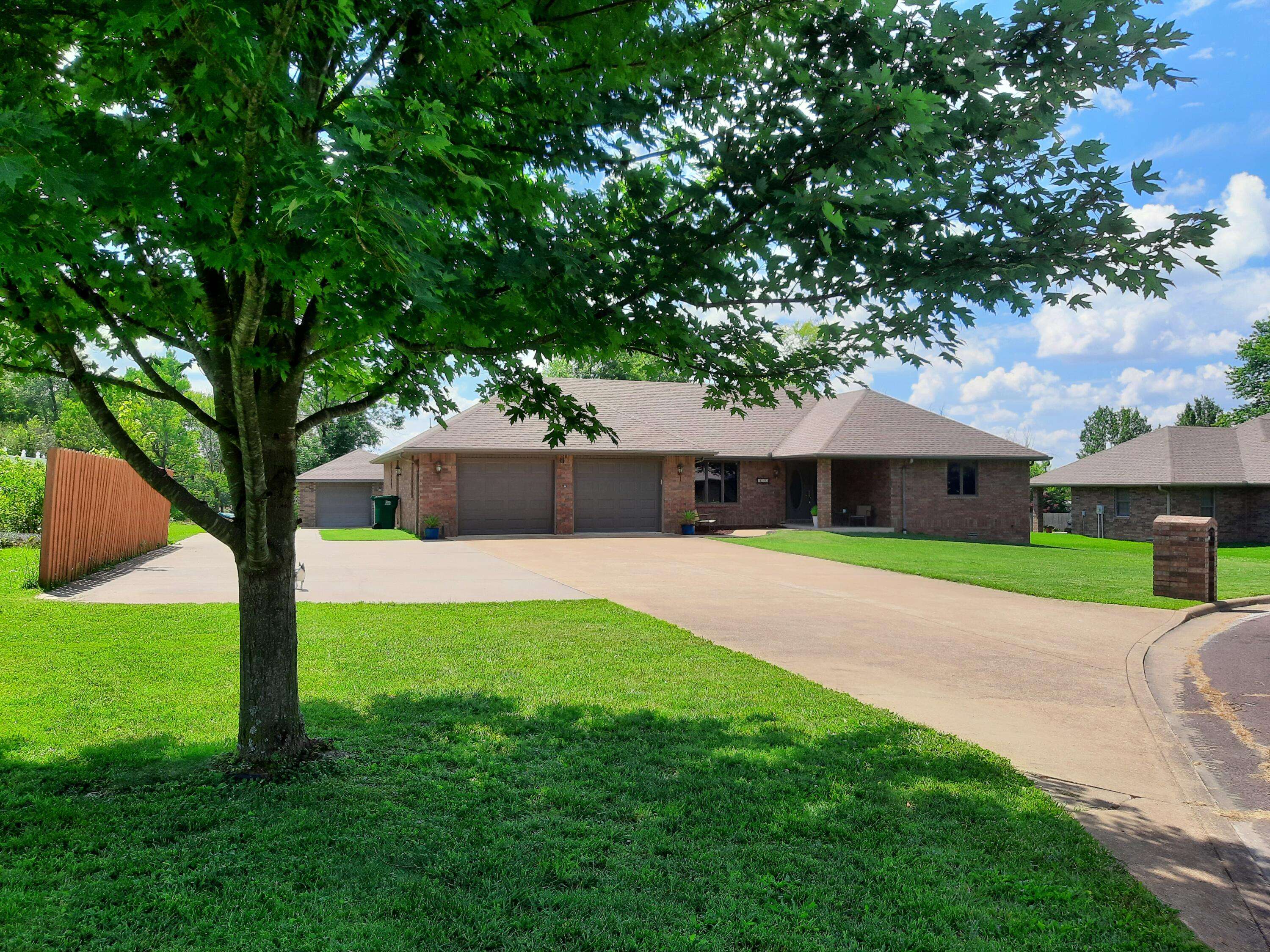 Mountain Grove, MO 65711,1303 N Stonegate DR