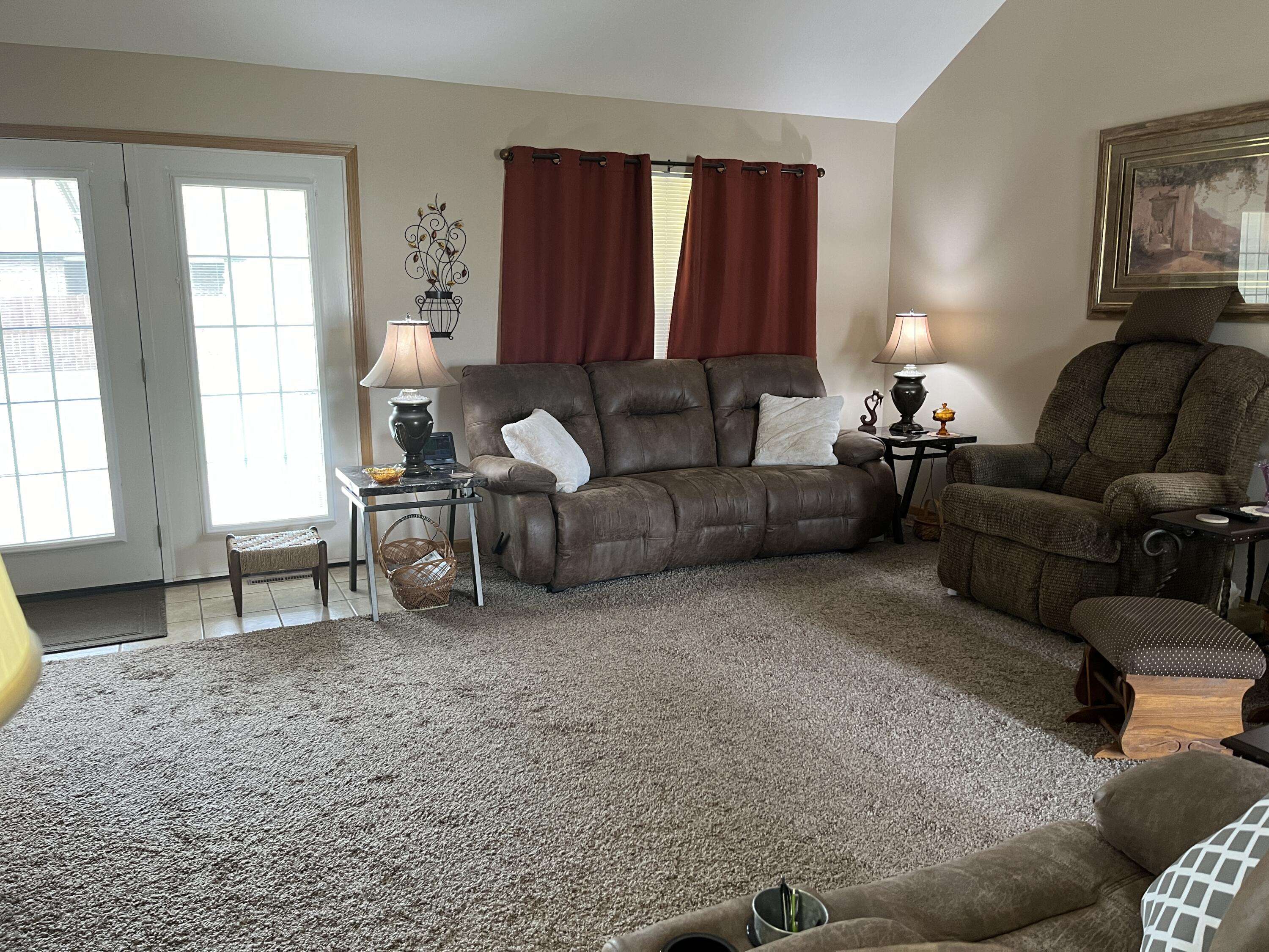 Bolivar, MO 65613,1316 E 476 RD