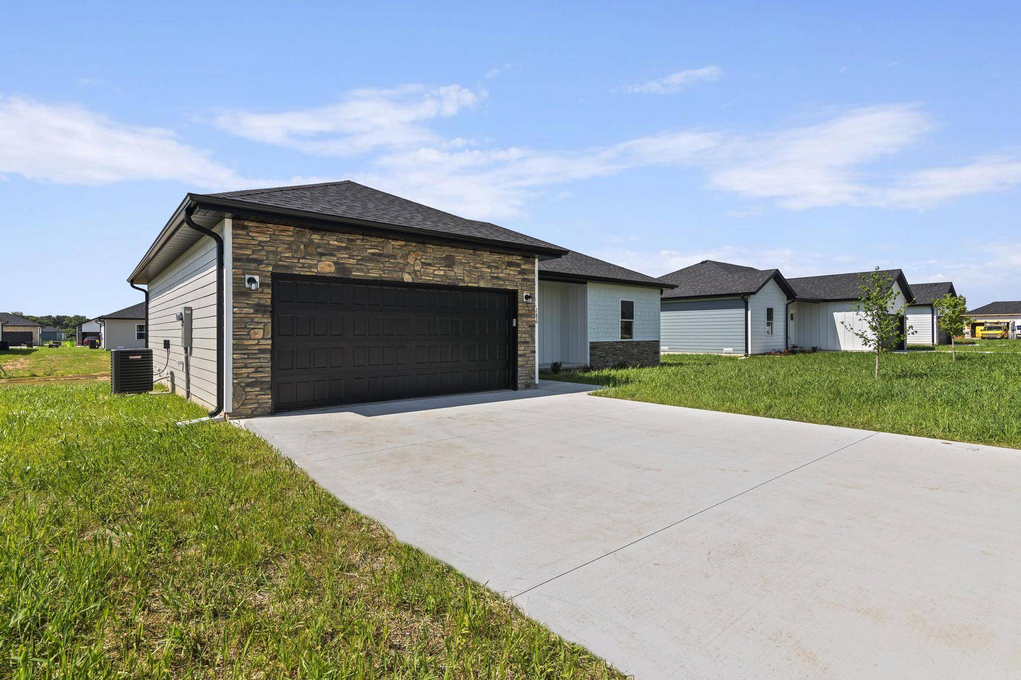 Rogersville, MO 65742,186 W Oak Lawn ST