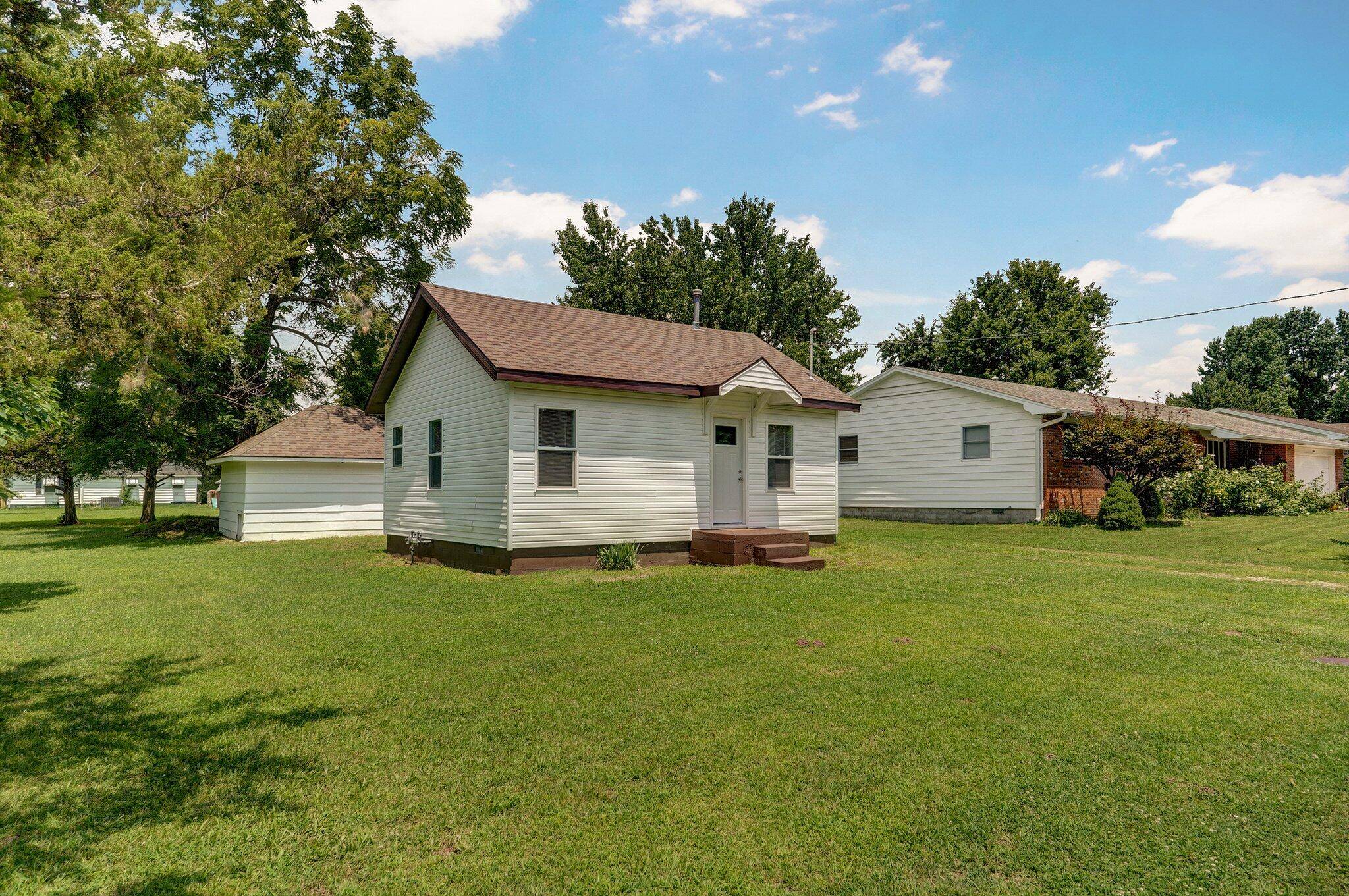 Mt Vernon, MO 65712,234 E Olive ST