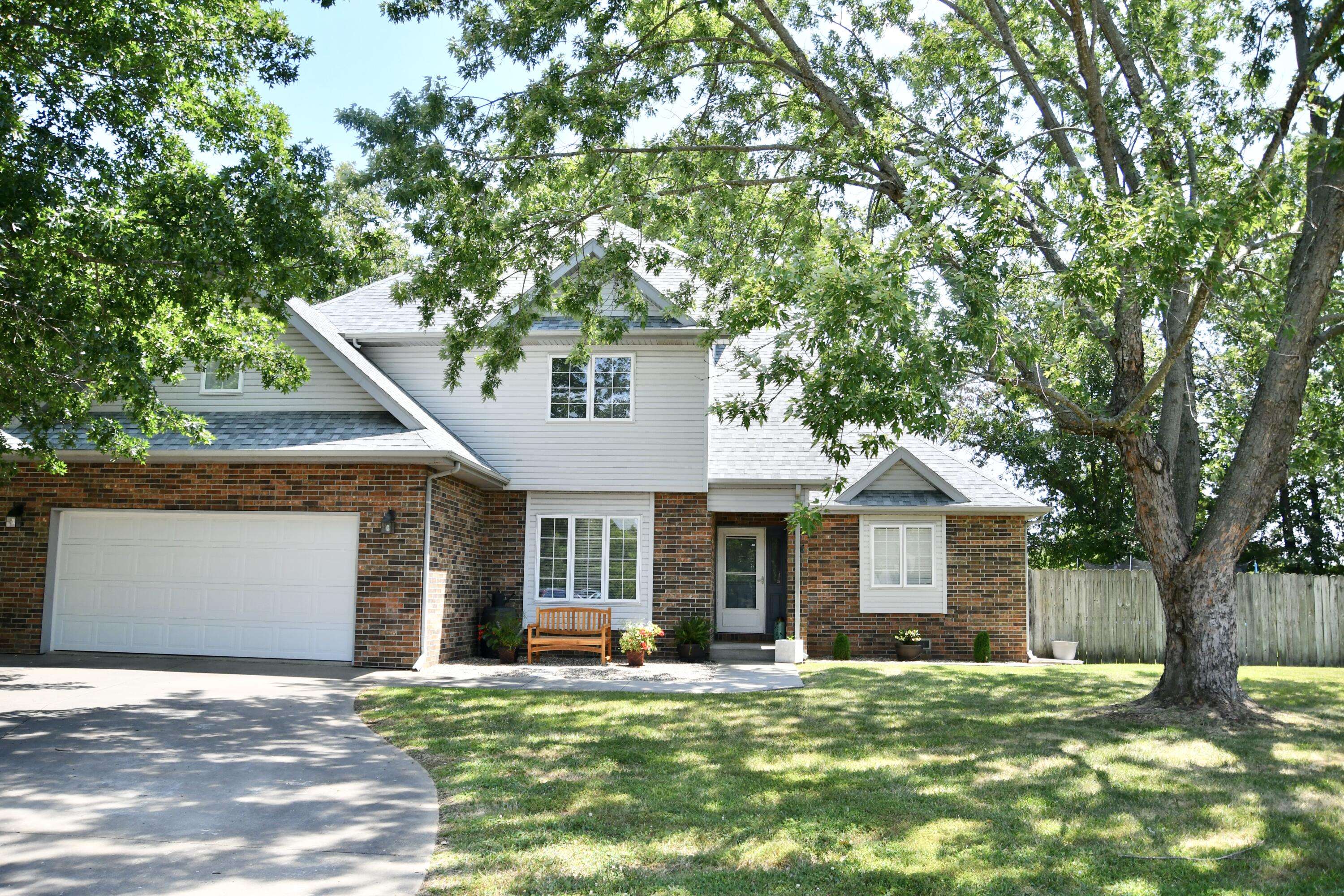 Bolivar, MO 65613,280 Wildwood PL