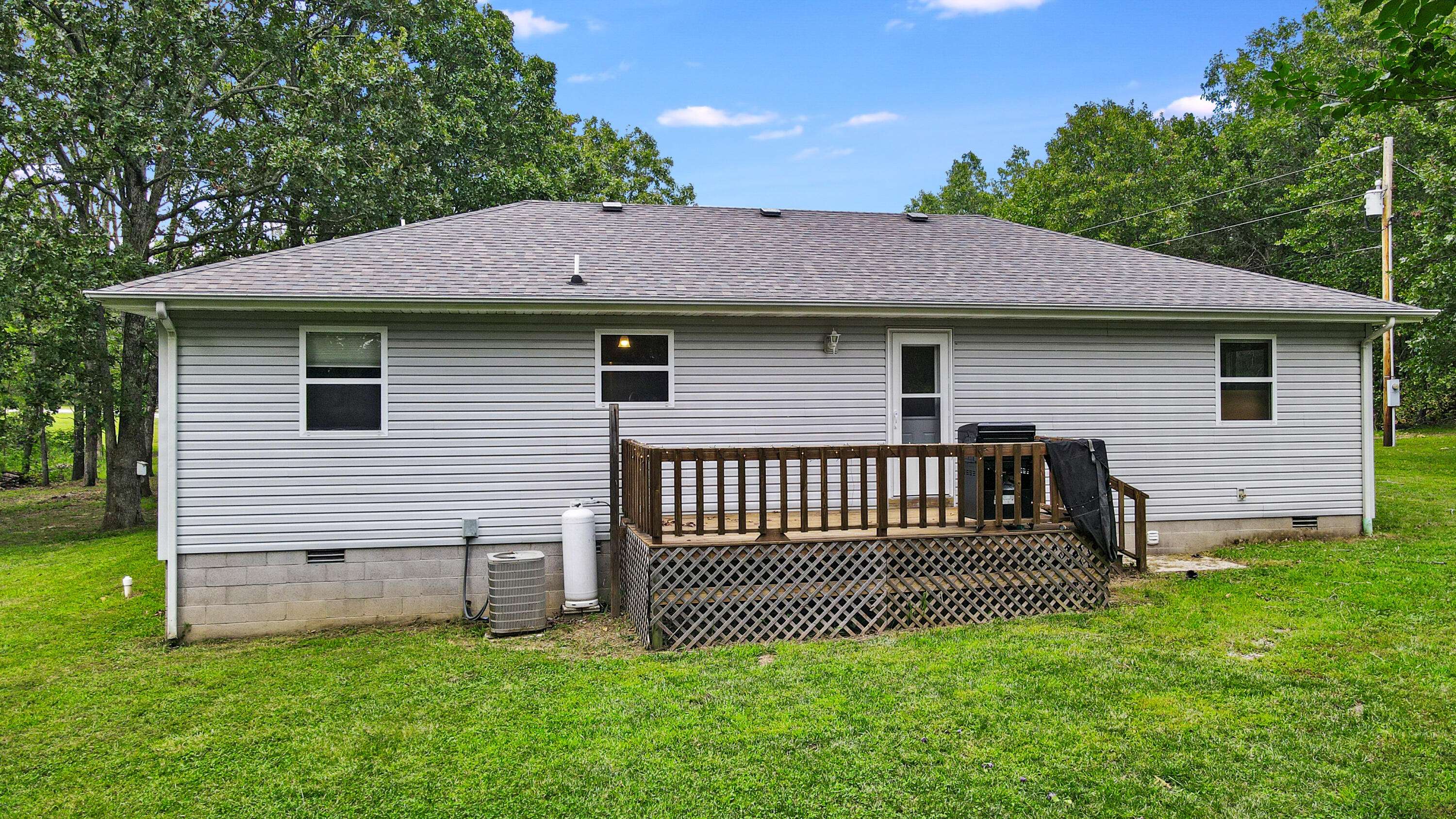 West Plains, MO 65775,10488 Private Road 6687