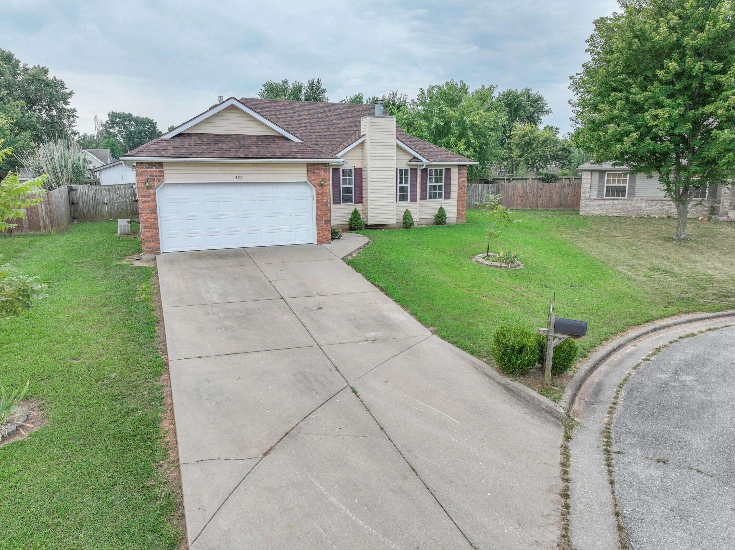 Clever, MO 65631,320 Shawnee CT